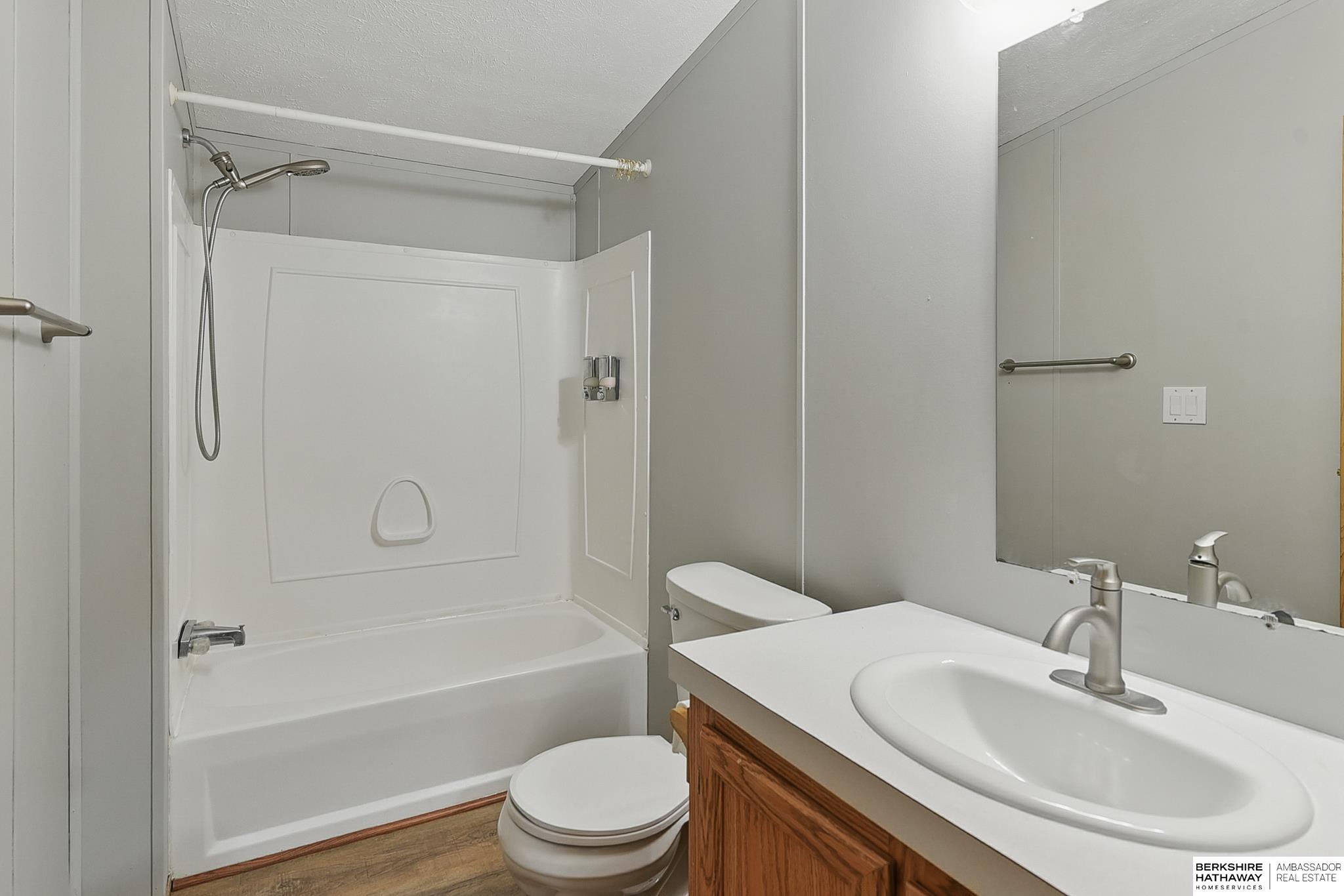 Valley, Nebraska 68064, United States, 3 Bedrooms Bedrooms, ,2 BathroomsBathrooms,Residential,Pending,144578