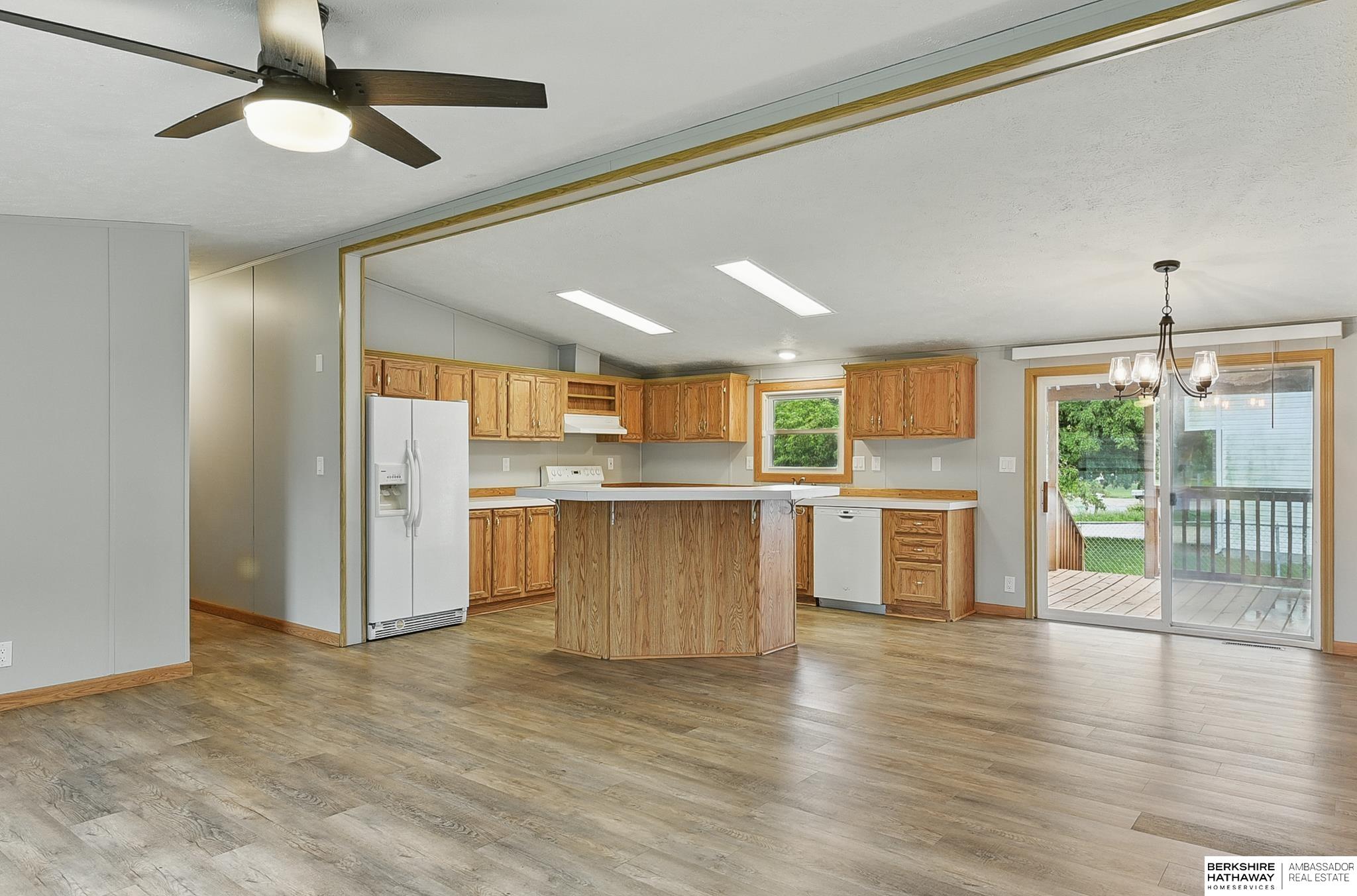 Valley, Nebraska 68064, United States, 3 Bedrooms Bedrooms, ,2 BathroomsBathrooms,Residential,Pending,144578