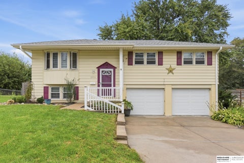 Photo of 4906 S 91st Street, Omaha, NE 68127 (MLS # 22627410)