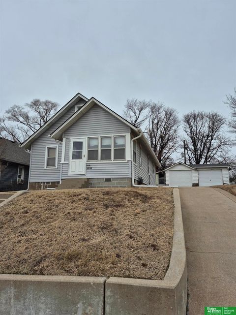 Photo of 3616 Grover Street, Omaha, NE 68105 (MLS # 22603327)