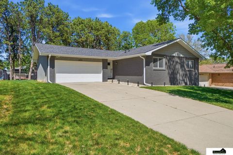 Photo of 6424 Deerwood Drive, Lincoln, NE 68516 (MLS # 22611055)