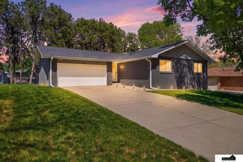 Photo of 6424 Deerwood Drive, Lincoln, NE 68516 (MLS # 22611055)