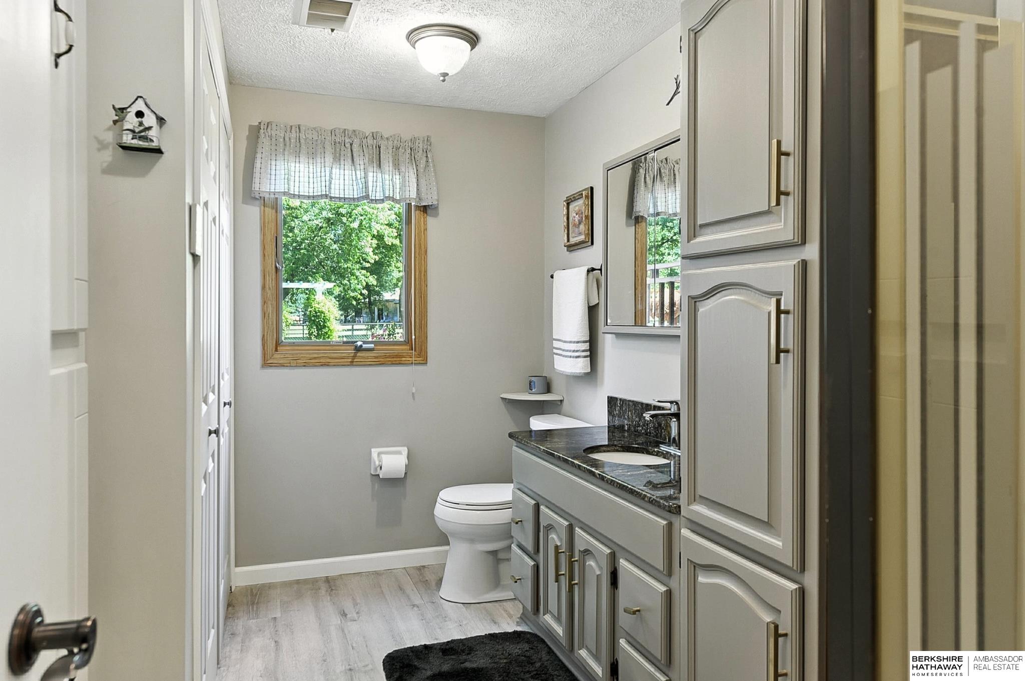 Omaha, Nebraska 68022, United States, 4 Bedrooms Bedrooms, ,3 BathroomsBathrooms,Residential,Active,156123