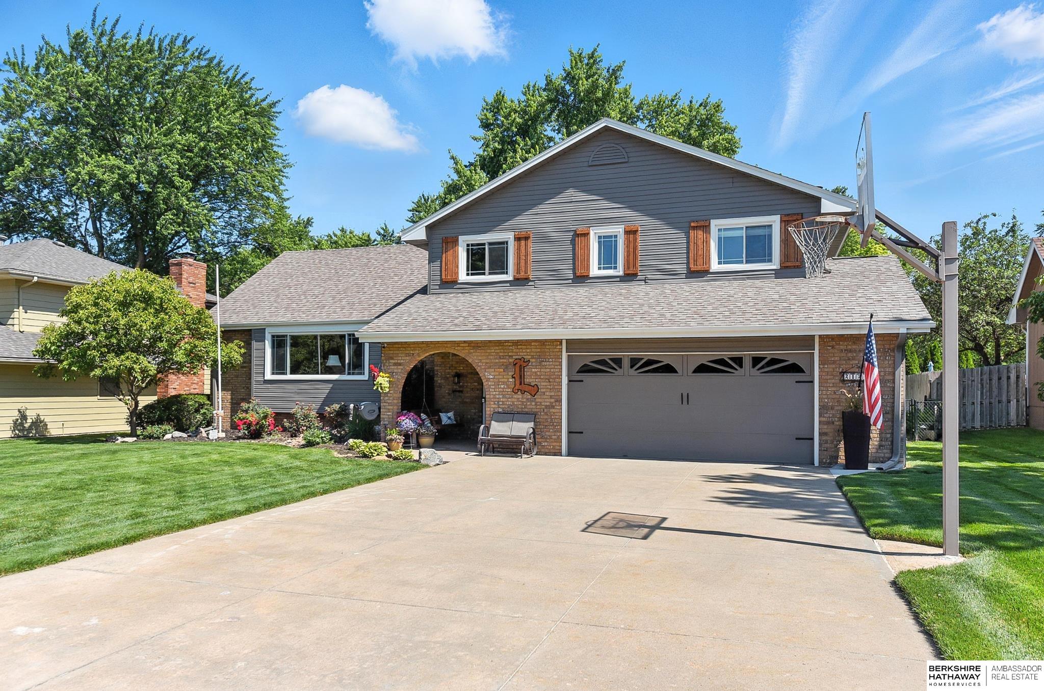 Omaha, Nebraska 68022, United States, 4 Bedrooms Bedrooms, ,3 BathroomsBathrooms,Residential,Active,156123