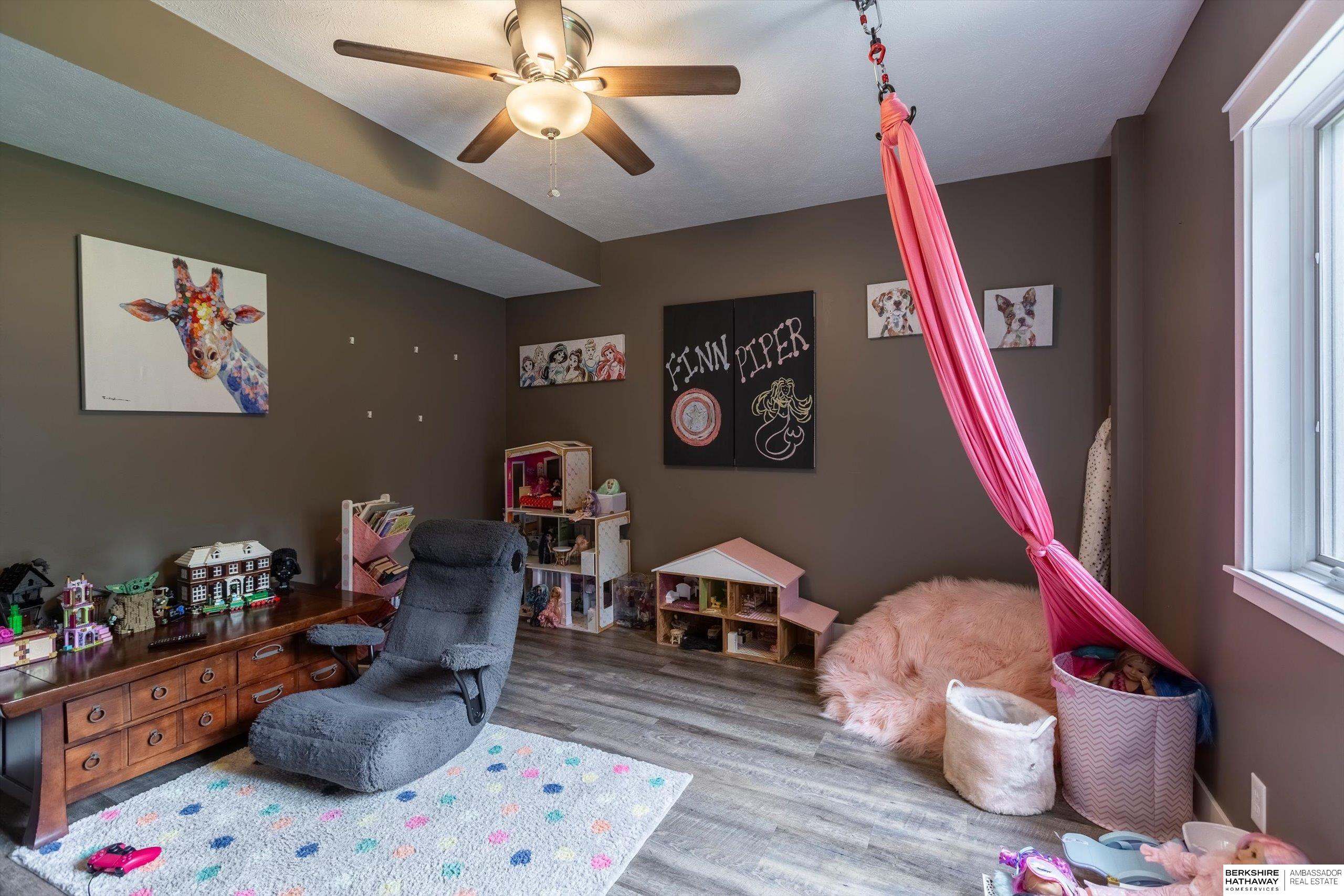 Omaha, Nebraska 68130, United States, 4 Bedrooms Bedrooms, ,4 BathroomsBathrooms,Residential,Active,209322