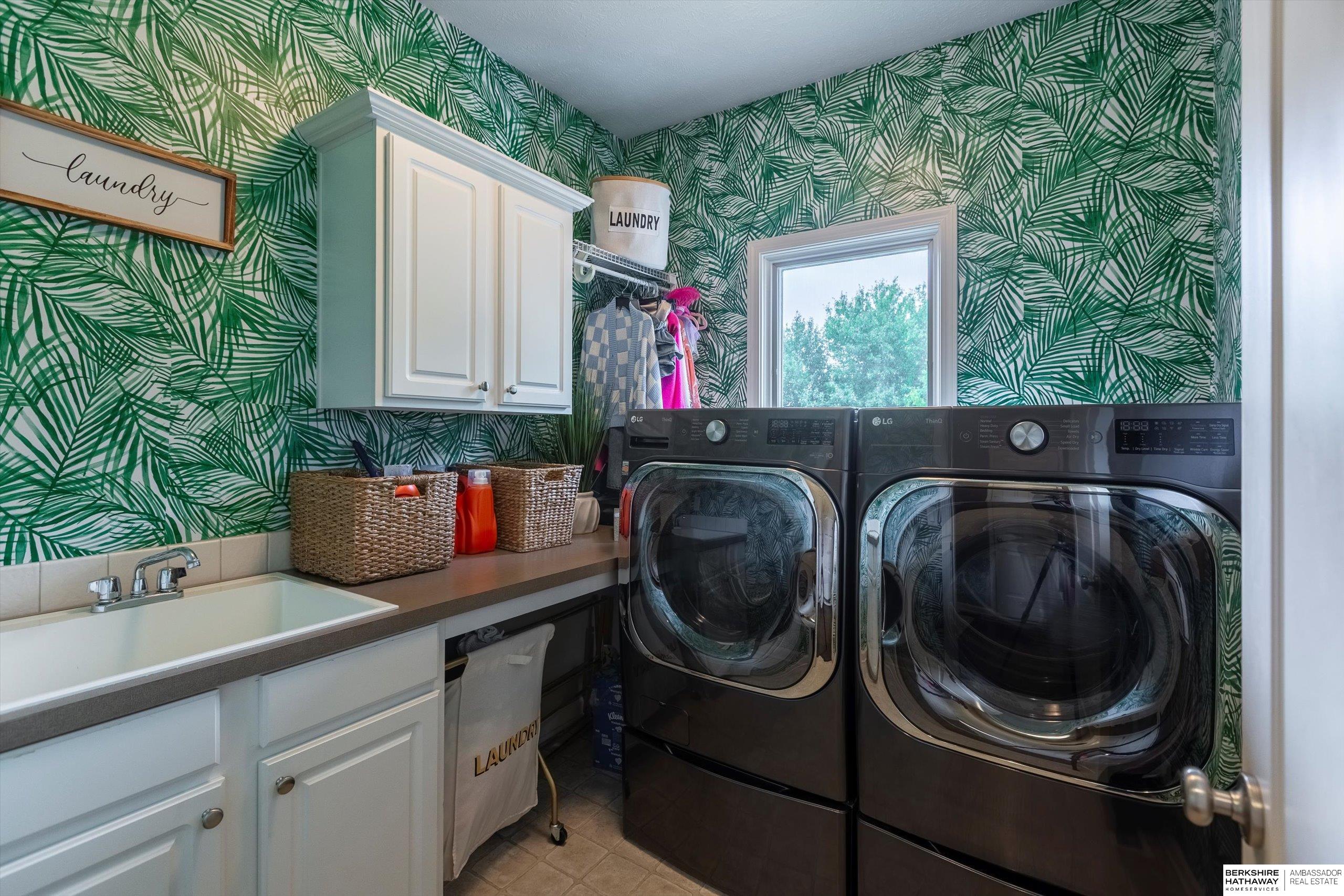 Omaha, Nebraska 68130, United States, 4 Bedrooms Bedrooms, ,4 BathroomsBathrooms,Residential,Active,209322