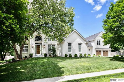 Photo of 15722 Burt Street, Omaha, NE 68118 (MLS # 22525855)