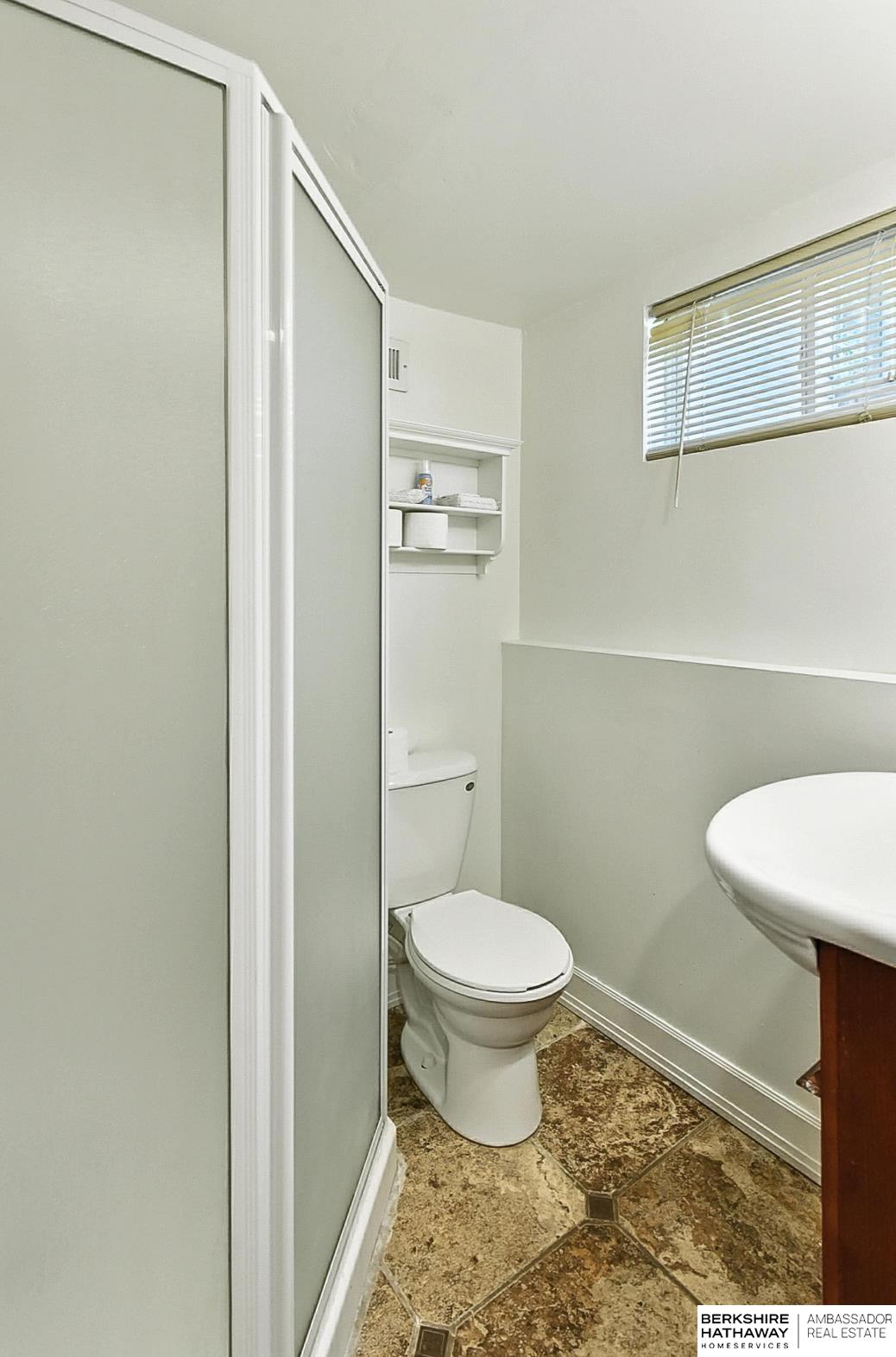 Omaha, Nebraska 68105, United States, 4 Bedrooms Bedrooms, ,3 BathroomsBathrooms,Residential,Active,174874