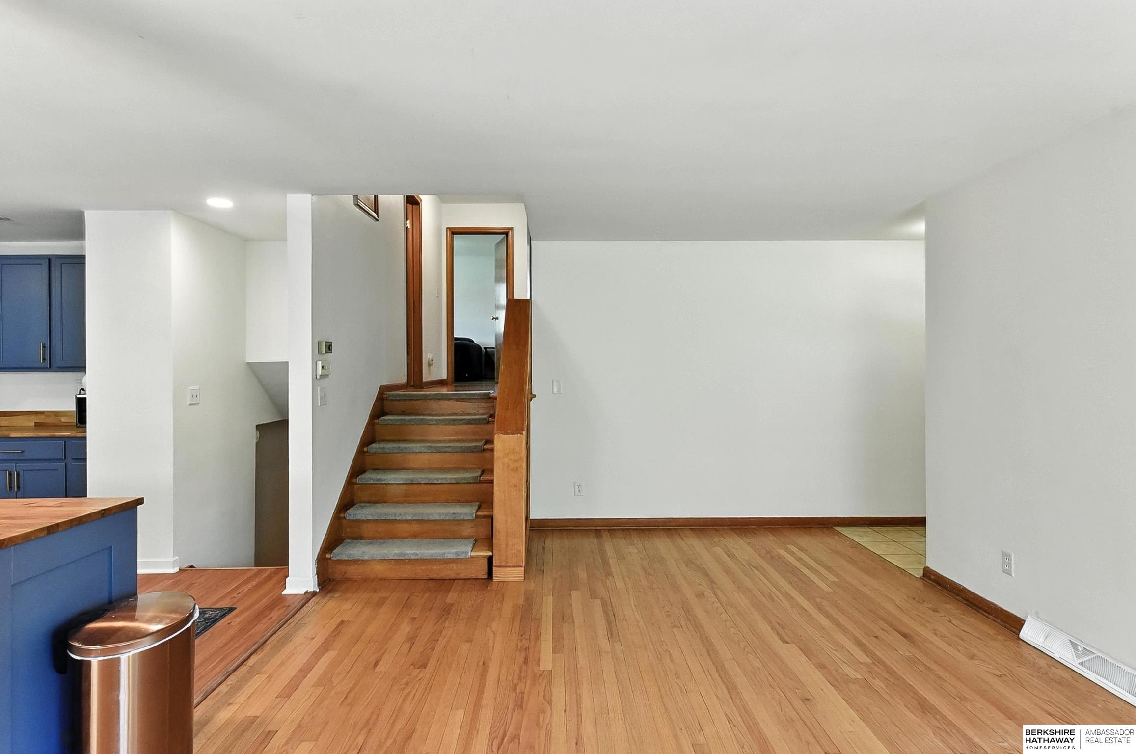 Omaha, Nebraska 68105, United States, 4 Bedrooms Bedrooms, ,3 BathroomsBathrooms,Residential,Active,174874