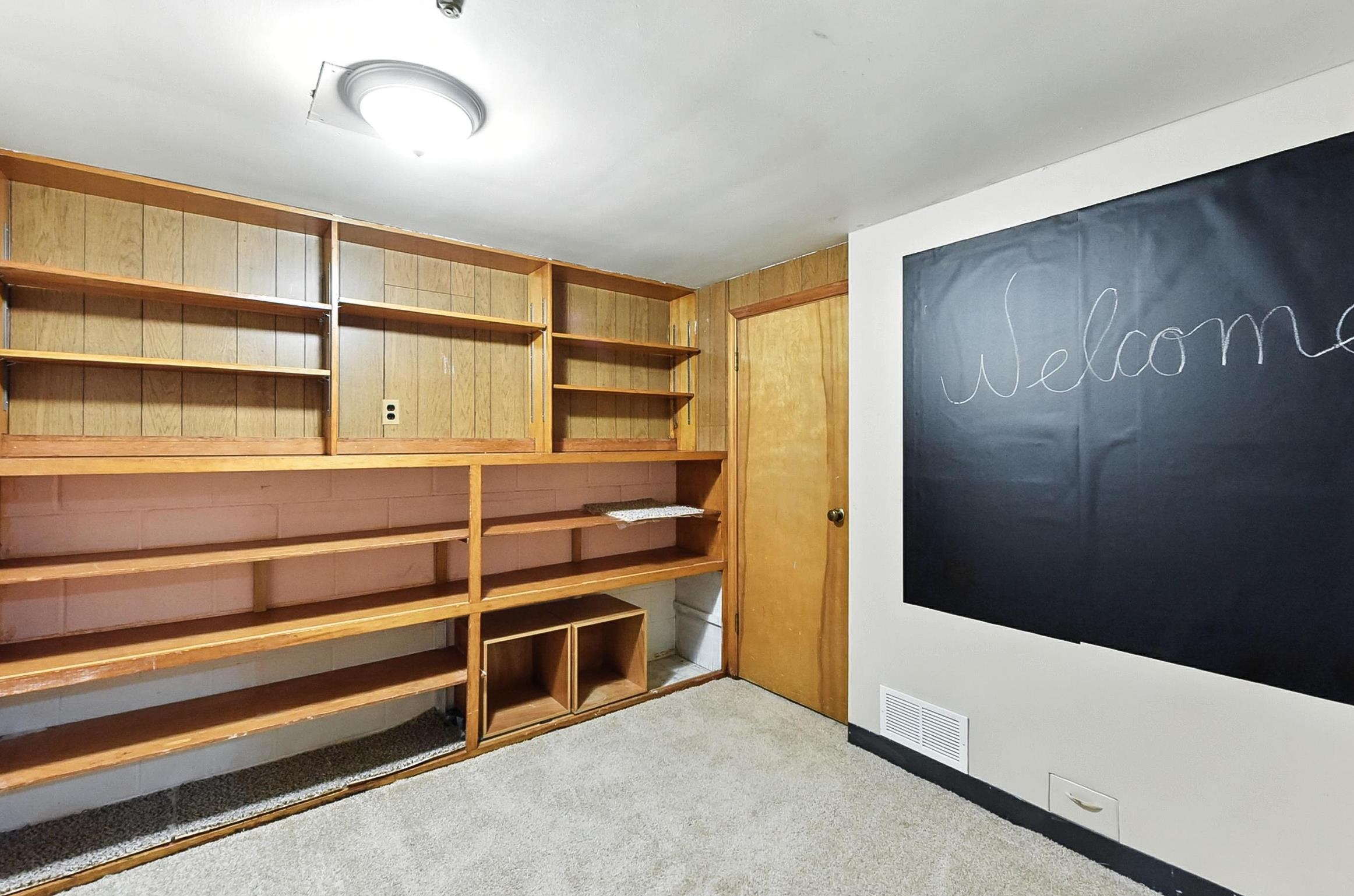 Omaha, Nebraska 68105, United States, 4 Bedrooms Bedrooms, ,3 BathroomsBathrooms,Residential,Active,174874