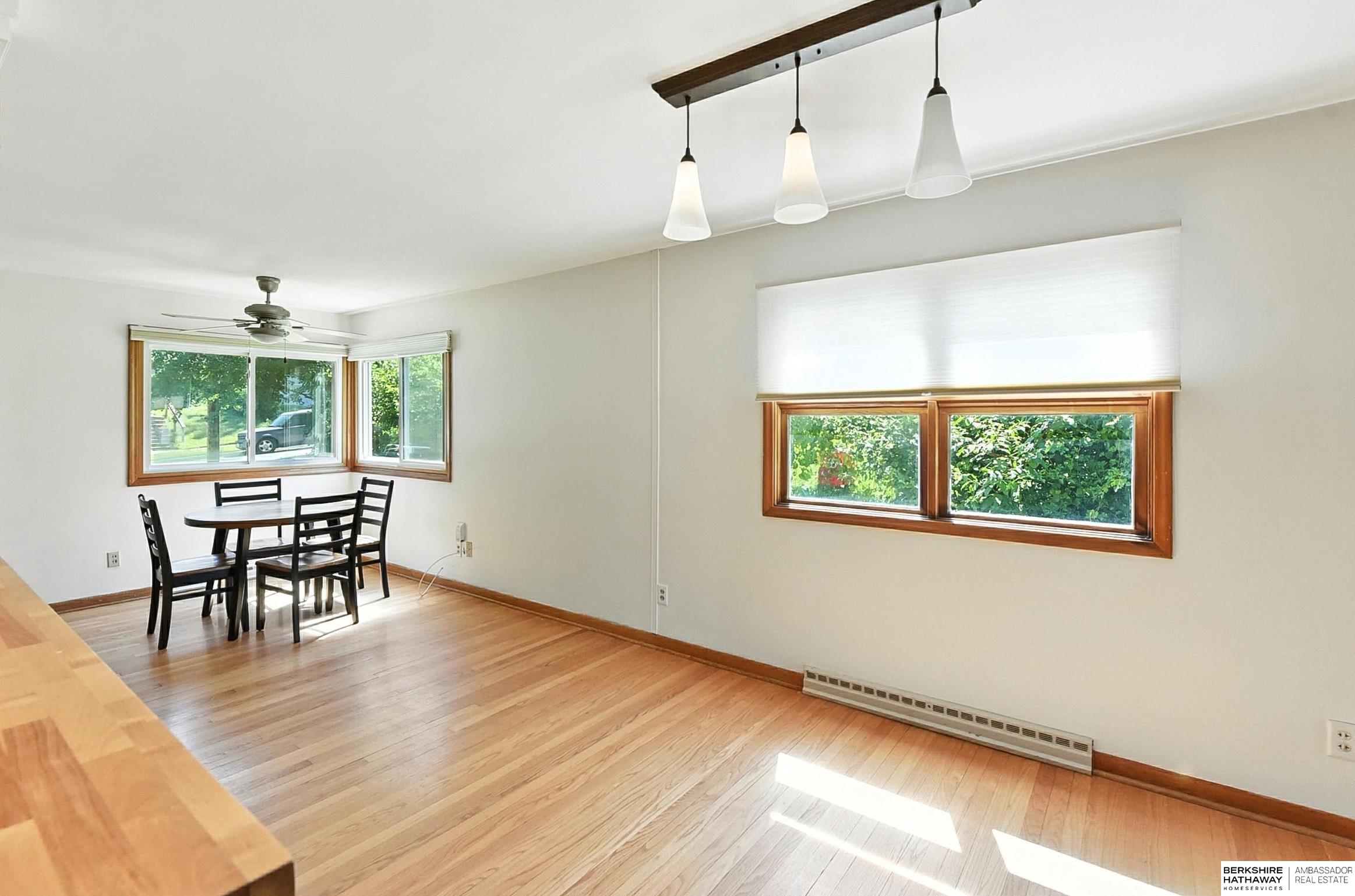 Omaha, Nebraska 68105, United States, 4 Bedrooms Bedrooms, ,3 BathroomsBathrooms,Residential,Active,174874