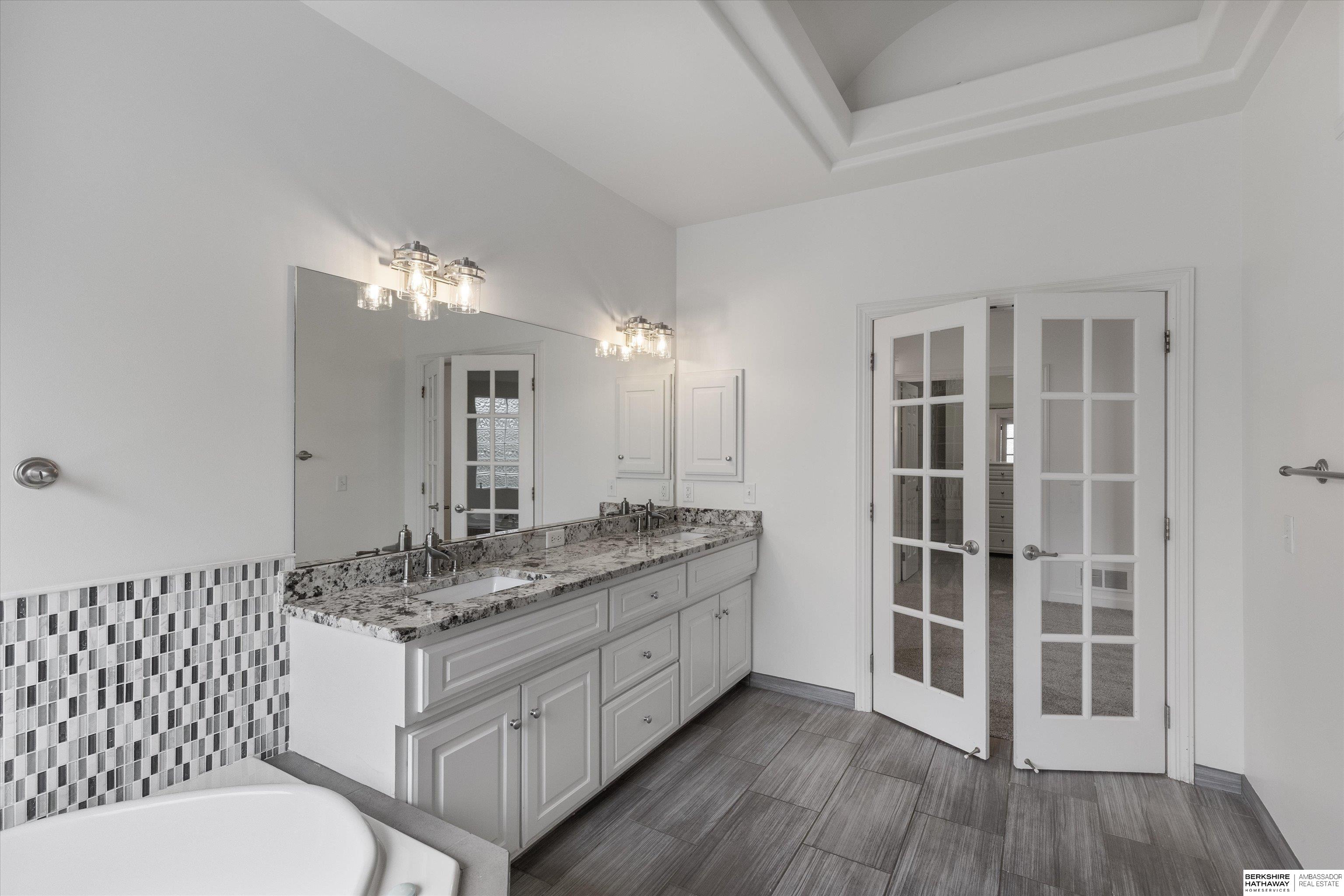 Bennington, Nebraska 68007, United States, 4 Bedrooms Bedrooms, ,3 BathroomsBathrooms,Residential,Active,137282