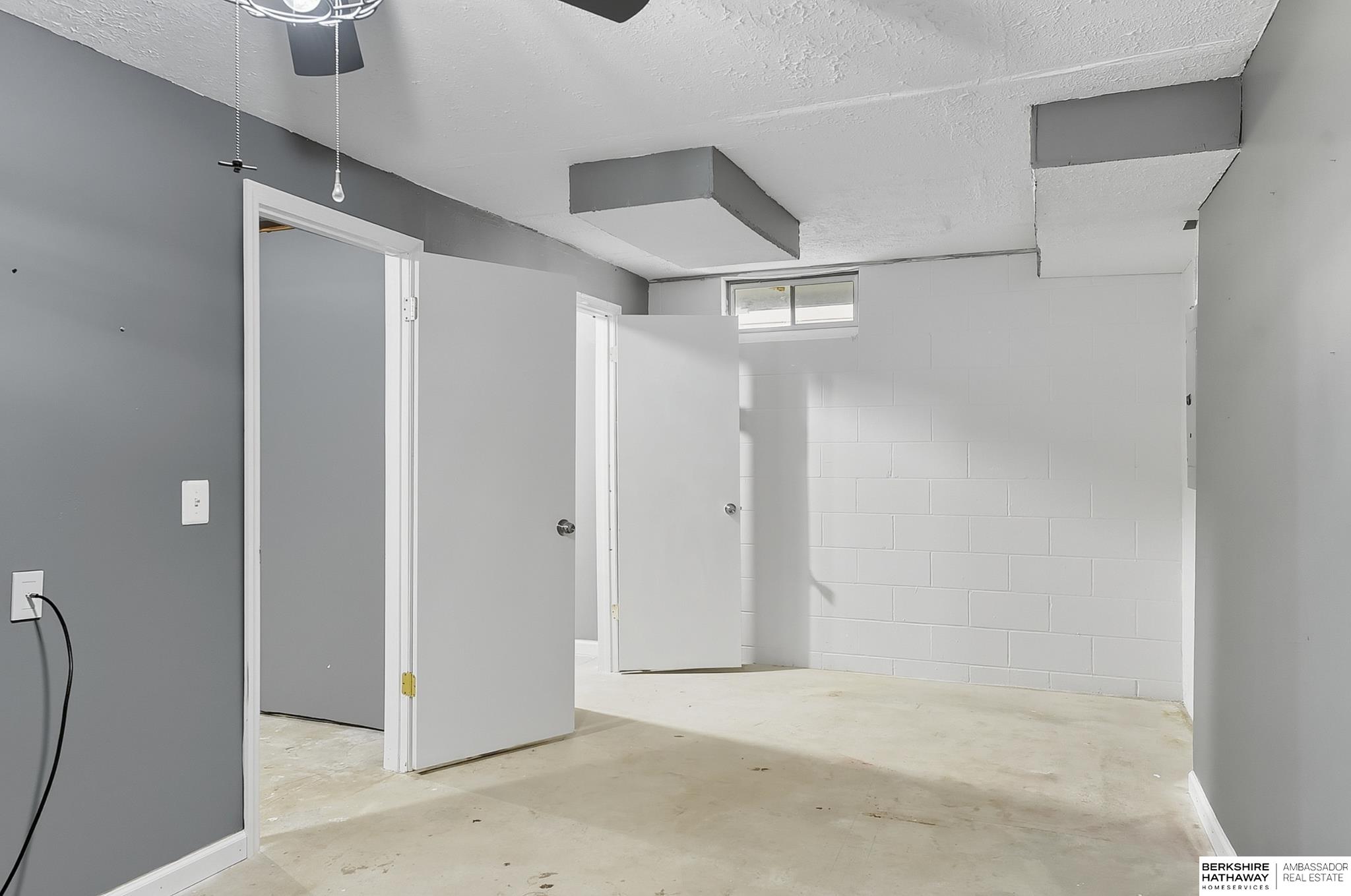 Omaha, Nebraska 68164, United States, 4 Bedrooms Bedrooms, ,2 BathroomsBathrooms,Residential,Pending,211293