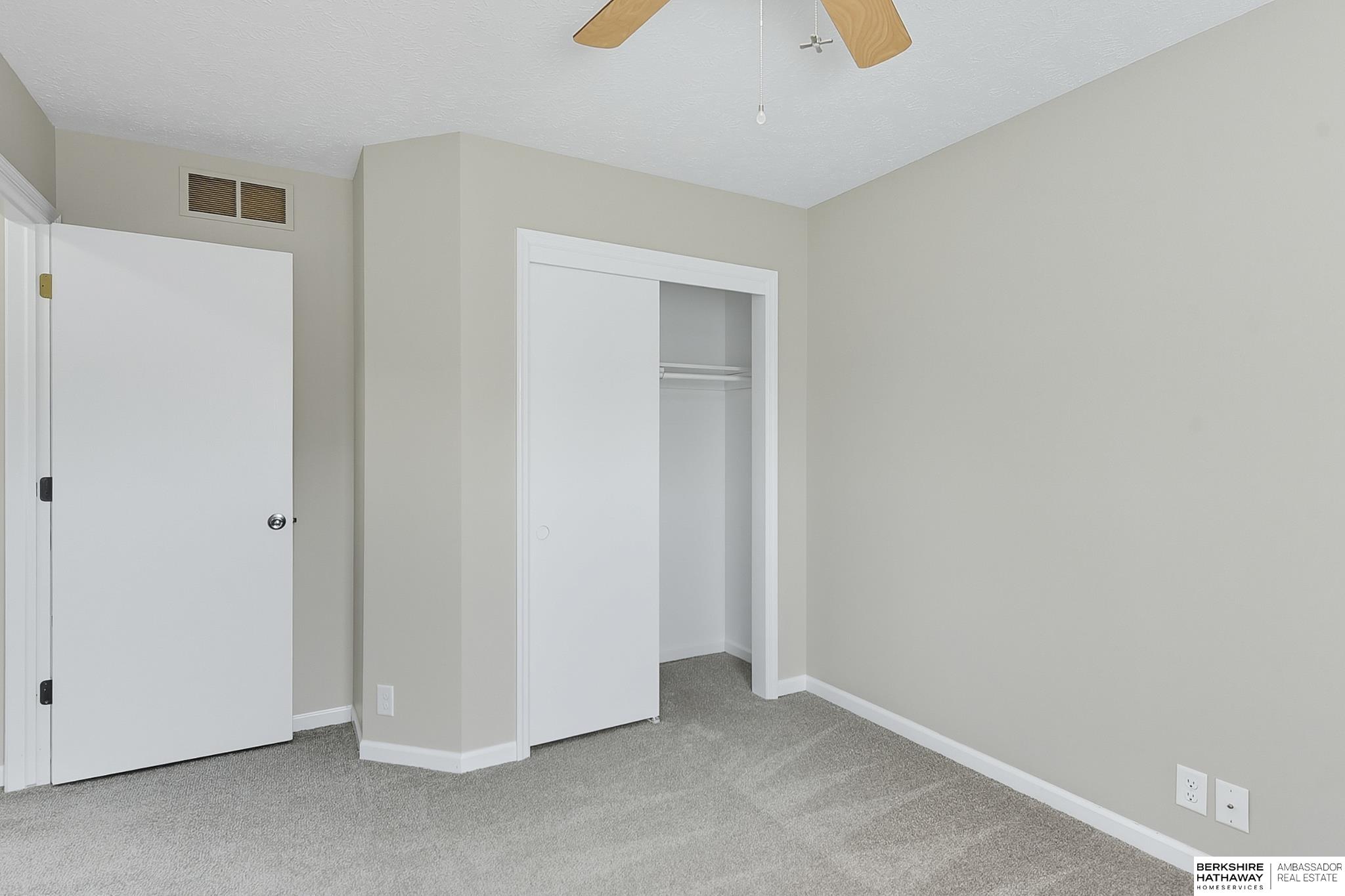 Omaha, Nebraska 68164, United States, 4 Bedrooms Bedrooms, ,2 BathroomsBathrooms,Residential,Pending,211293