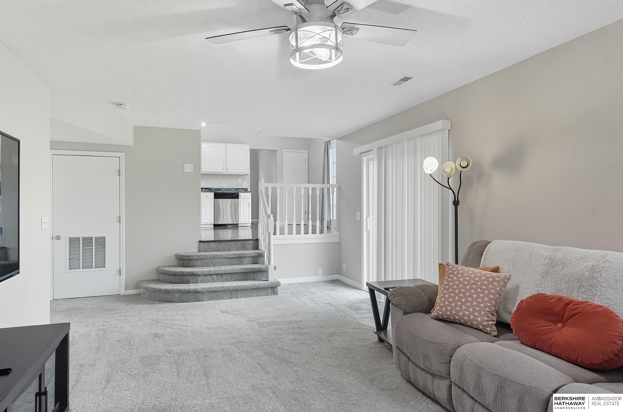 Omaha, Nebraska 68164, United States, 4 Bedrooms Bedrooms, ,2 BathroomsBathrooms,Residential,Pending,211293