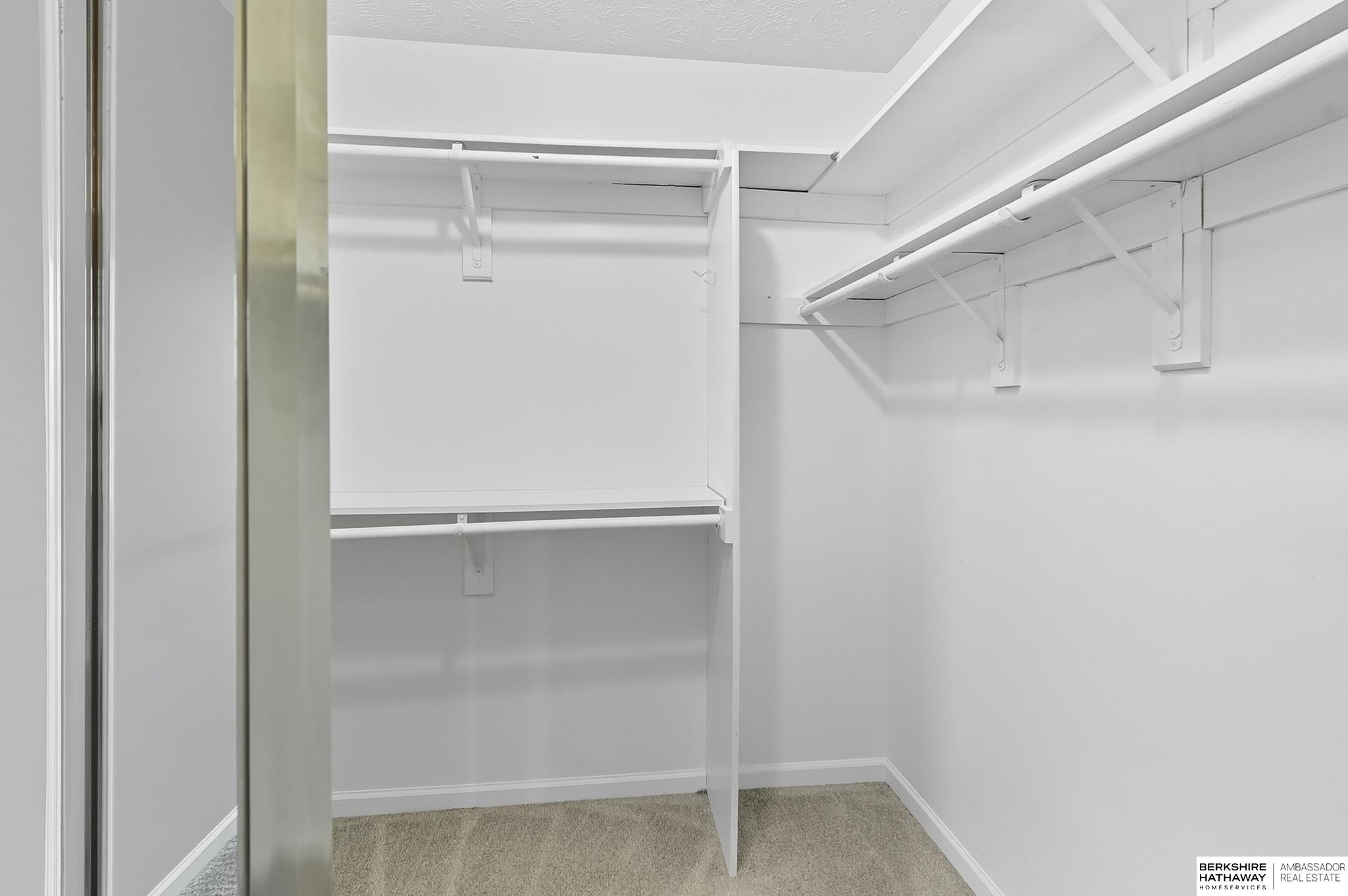 Omaha, Nebraska 68164, United States, 4 Bedrooms Bedrooms, ,2 BathroomsBathrooms,Residential,Pending,211293