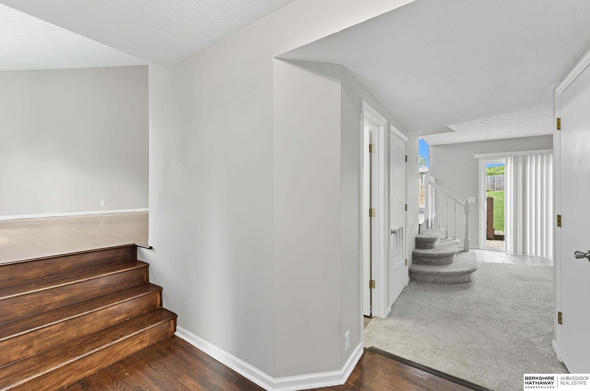 Omaha, Nebraska 68164, United States, 4 Bedrooms Bedrooms, ,2 BathroomsBathrooms,Residential,Pending,211293