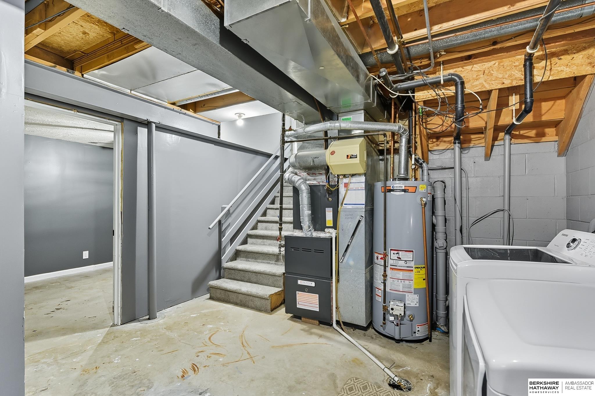 Omaha, Nebraska 68164, United States, 4 Bedrooms Bedrooms, ,2 BathroomsBathrooms,Residential,Pending,211293