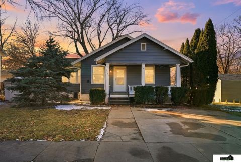 Photo of 2713 N 59 Street, Lincoln, NE 68507 (MLS # 22600275)
