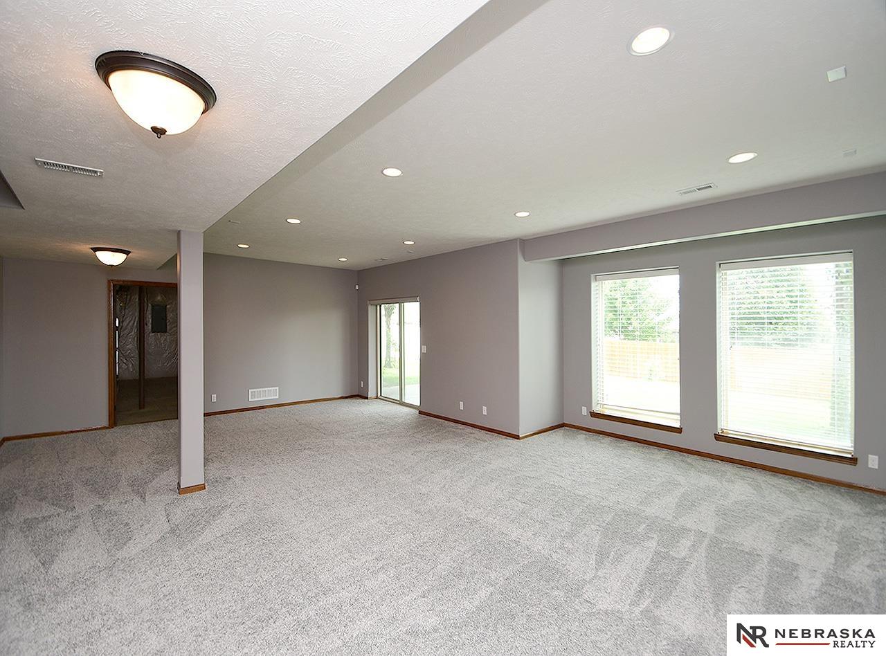 Gretna, Nebraska 68028, United States, 4 Bedrooms Bedrooms, ,3 BathroomsBathrooms,Residential,Active,194824