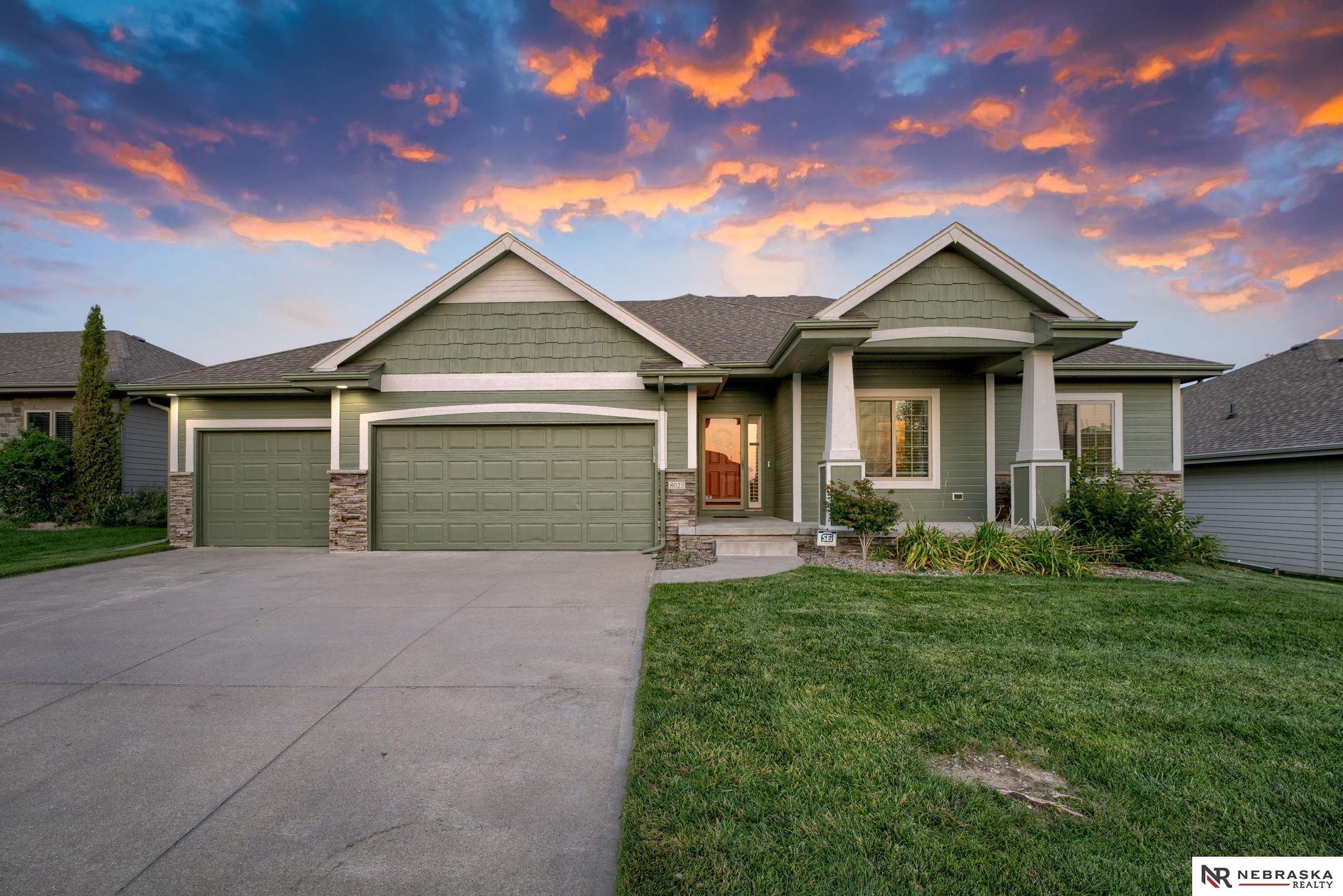 Gretna, Nebraska 68028, United States, 4 Bedrooms Bedrooms, ,3 BathroomsBathrooms,Residential,Active,194824