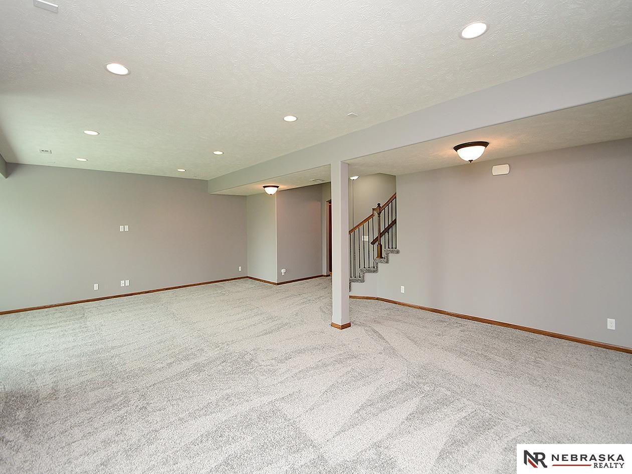 Gretna, Nebraska 68028, United States, 4 Bedrooms Bedrooms, ,3 BathroomsBathrooms,Residential,Active,194824