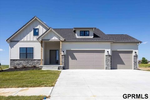 Photo of 19938 Weir Street, Omaha, NE 68135 (MLS # 22527894)