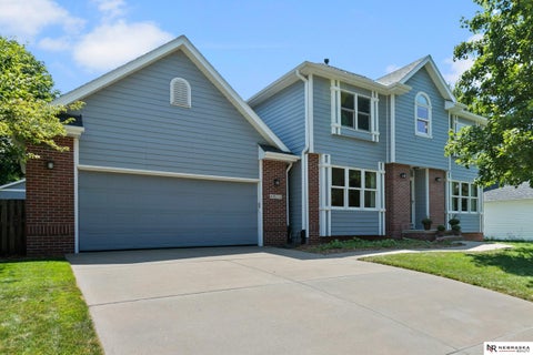 Photo of 4815 Fir Hollow Lane, Lincoln, NE 68516 (MLS # 22621572)