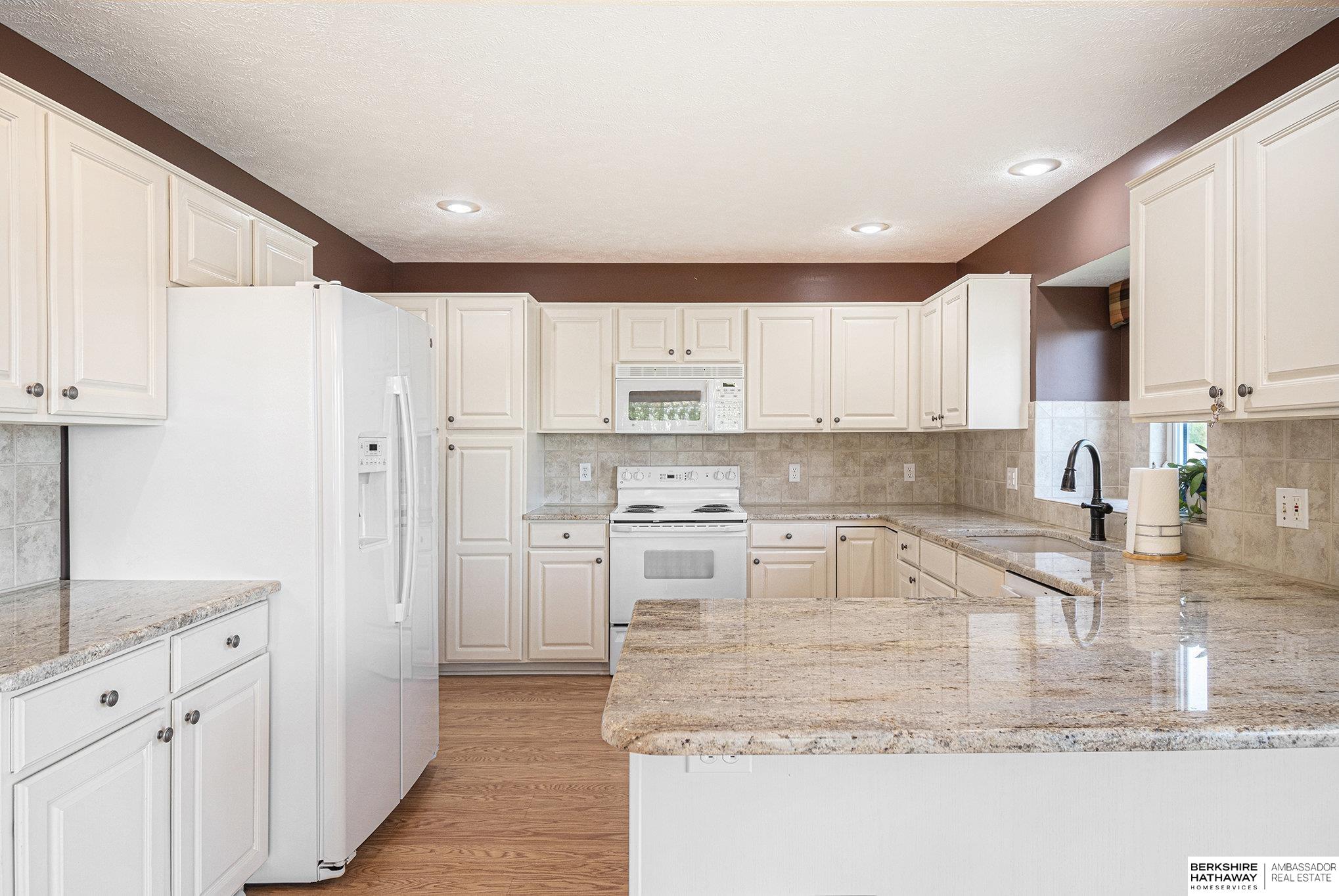 Omaha, Nebraska 68134, United States, 3 Bedrooms Bedrooms, ,3 BathroomsBathrooms,Residential,Pending,125048