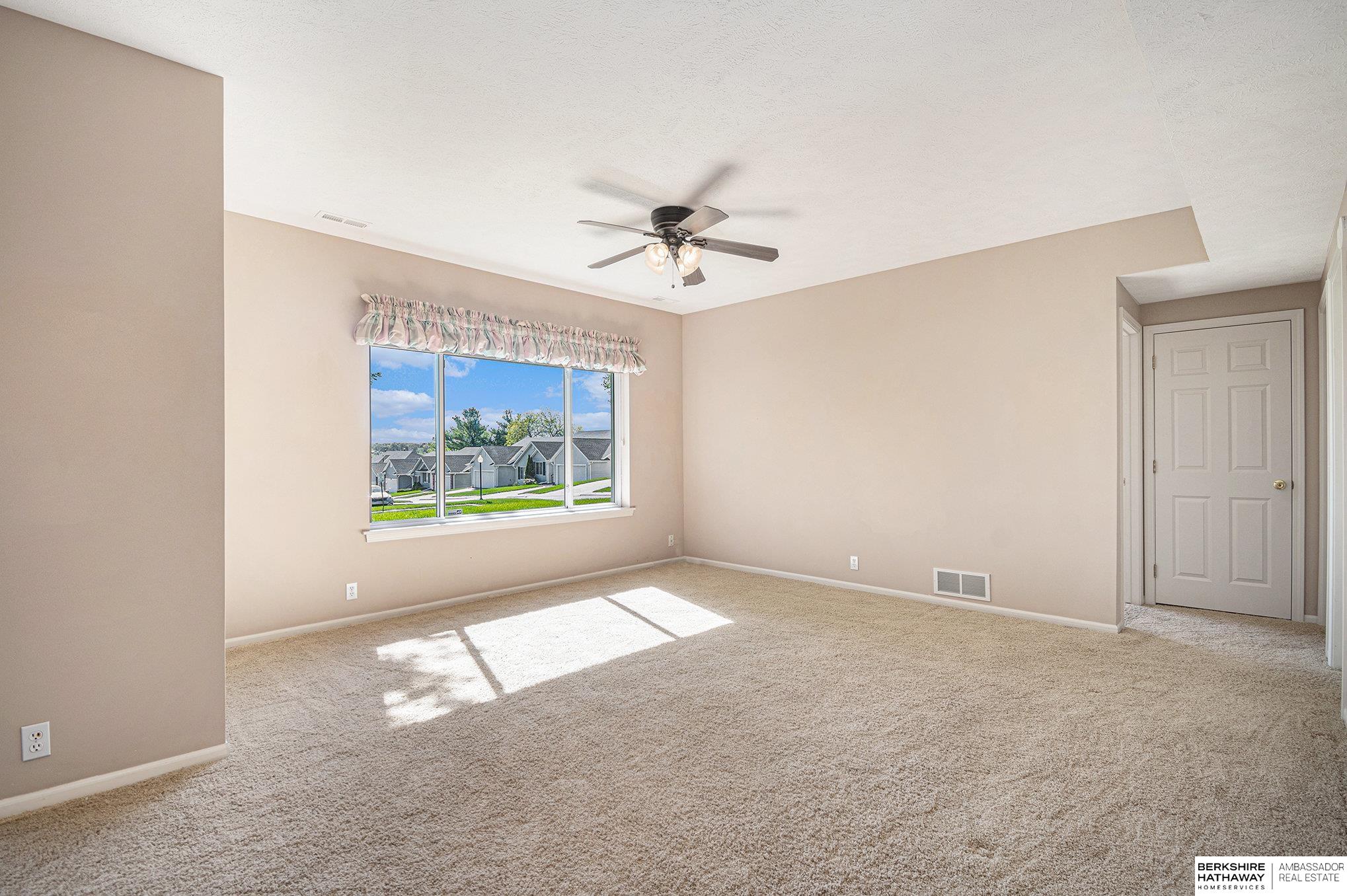 Omaha, Nebraska 68134, United States, 3 Bedrooms Bedrooms, ,3 BathroomsBathrooms,Residential,Pending,125048