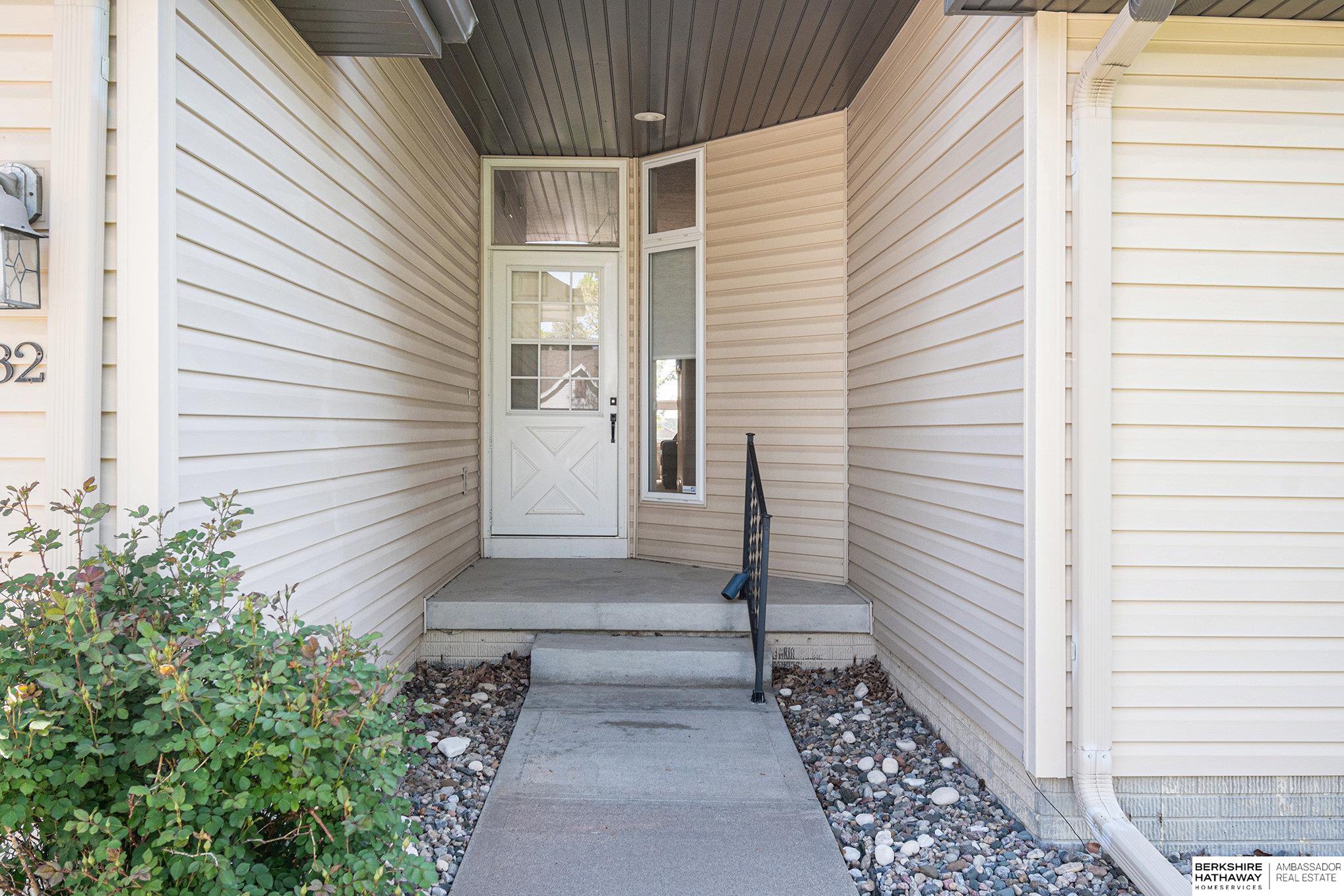 Omaha, Nebraska 68134, United States, 3 Bedrooms Bedrooms, ,3 BathroomsBathrooms,Residential,Pending,125048