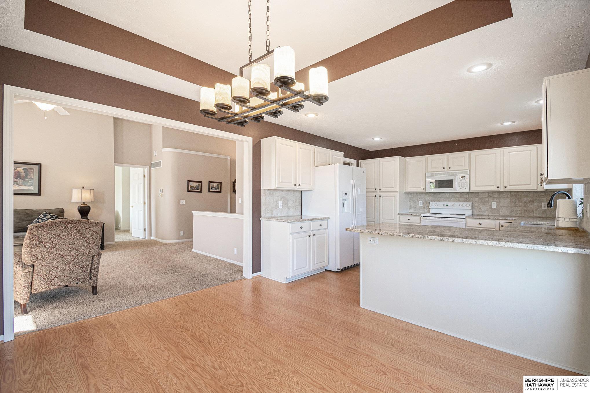 Omaha, Nebraska 68134, United States, 3 Bedrooms Bedrooms, ,3 BathroomsBathrooms,Residential,Pending,125048