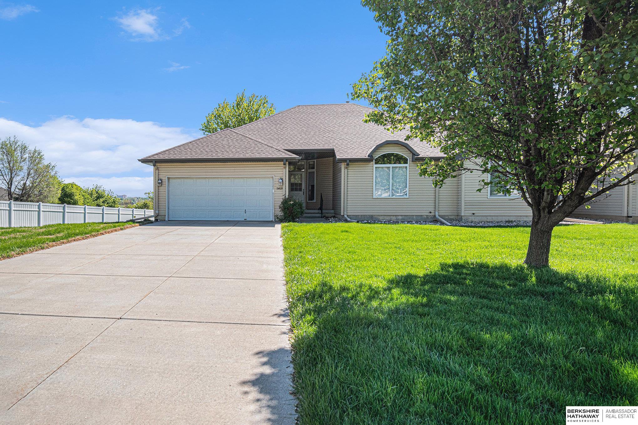 Omaha, Nebraska 68134, United States, 3 Bedrooms Bedrooms, ,3 BathroomsBathrooms,Residential,Pending,125048