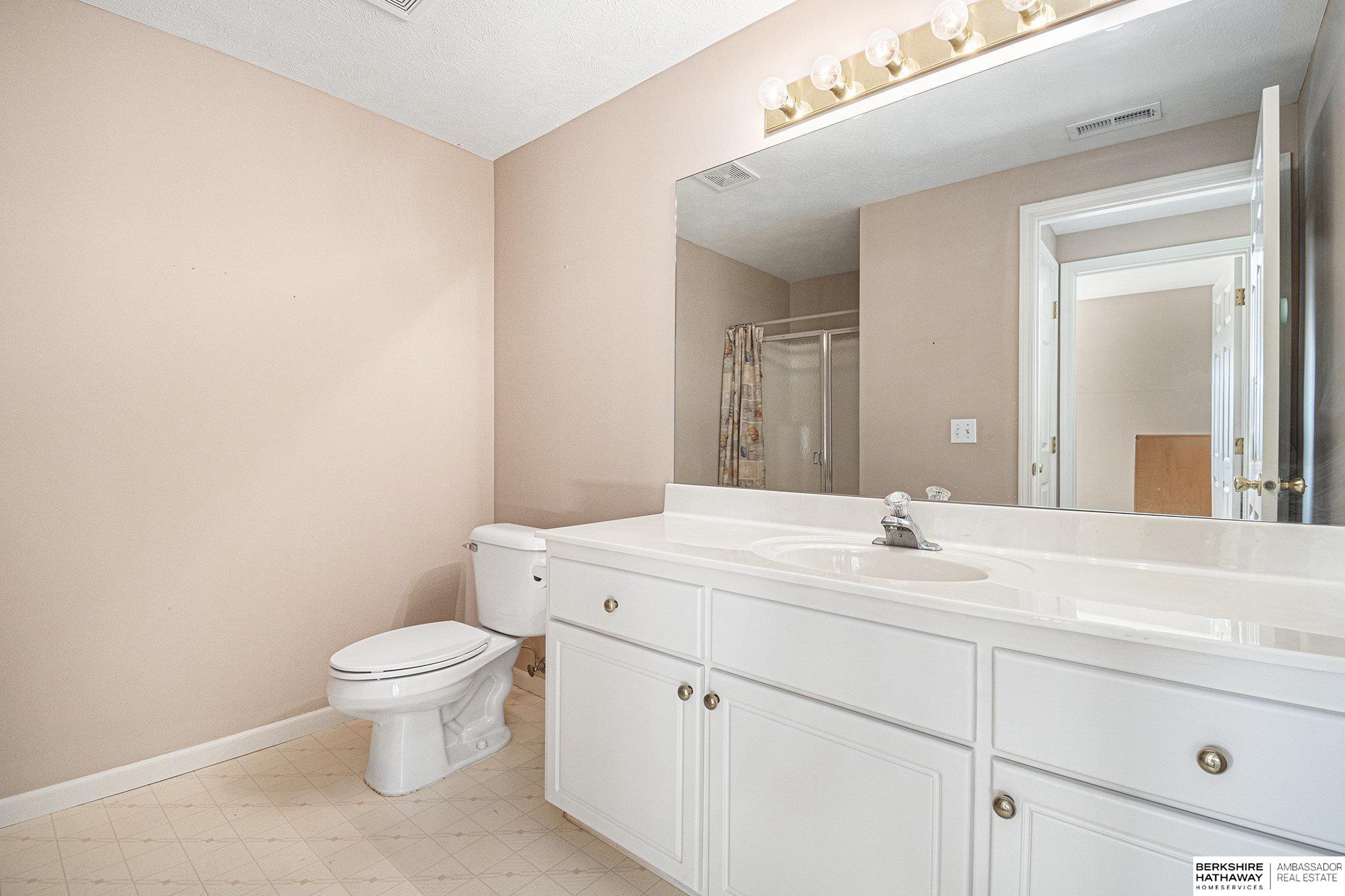 Omaha, Nebraska 68134, United States, 3 Bedrooms Bedrooms, ,3 BathroomsBathrooms,Residential,Pending,125048