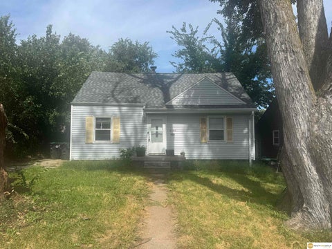 Photo of 6144 Pinkney Street, Omaha, NE 68104 (MLS # 22626366)