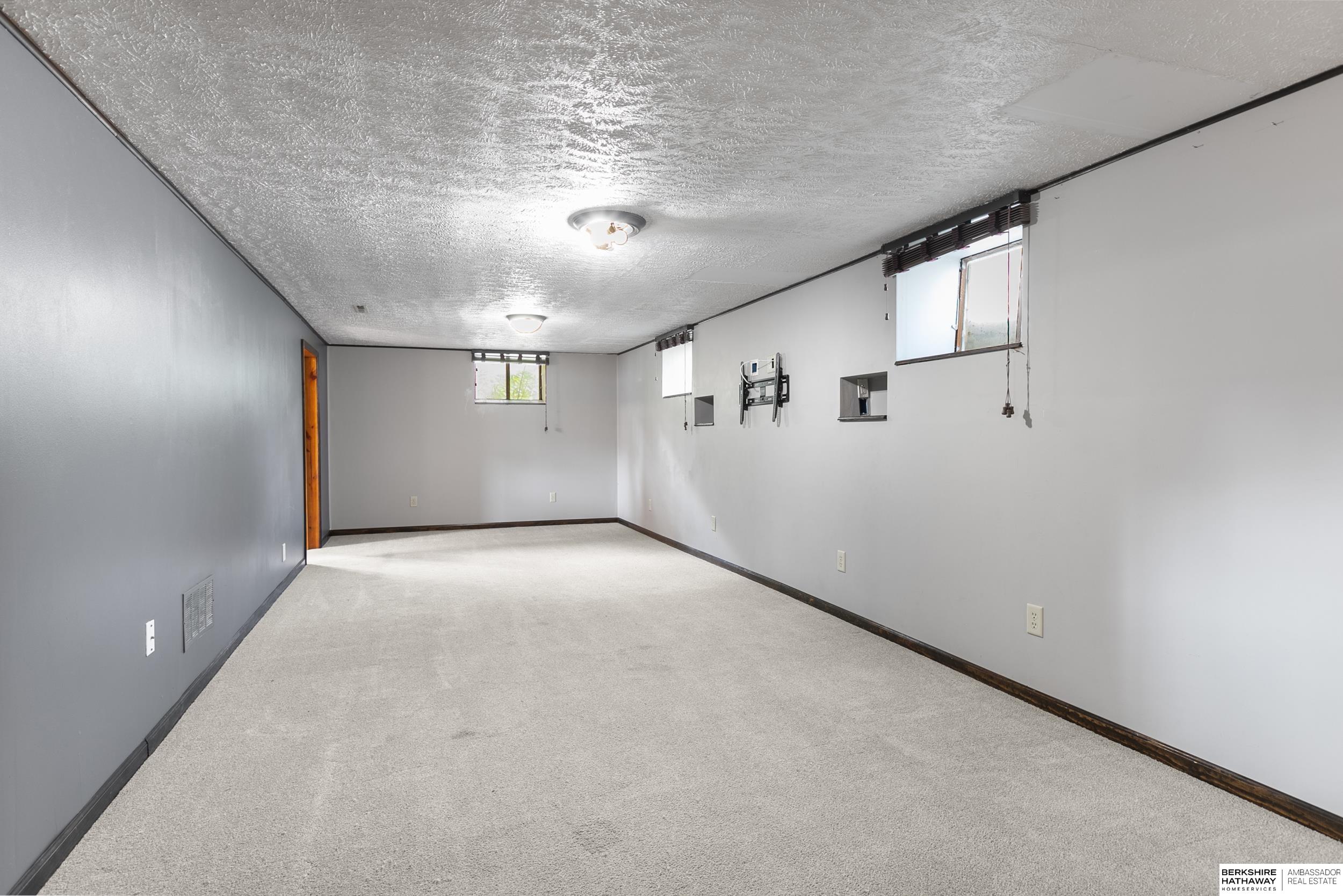 Lincoln, Nebraska 68506, United States, 3 Bedrooms Bedrooms, ,2 BathroomsBathrooms,Residential,Active,174021