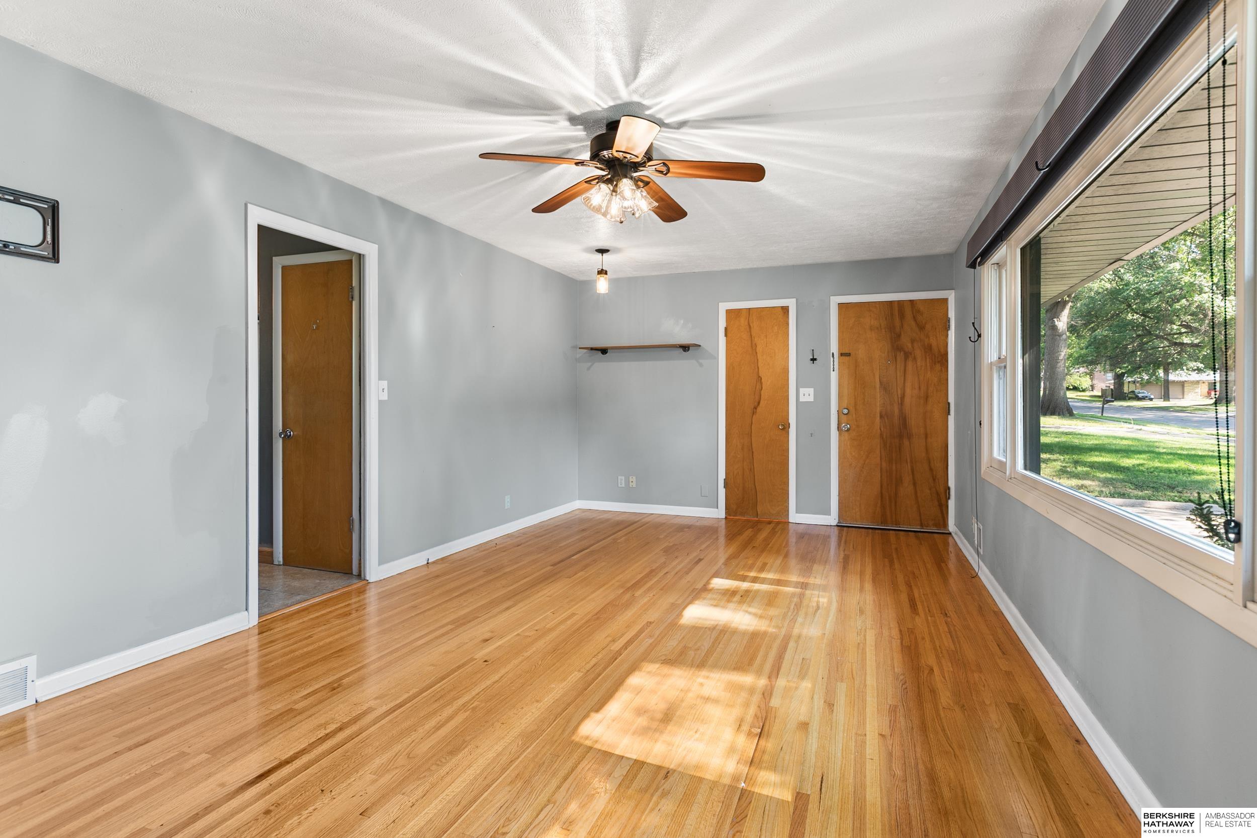 Lincoln, Nebraska 68506, United States, 3 Bedrooms Bedrooms, ,2 BathroomsBathrooms,Residential,Active,174021