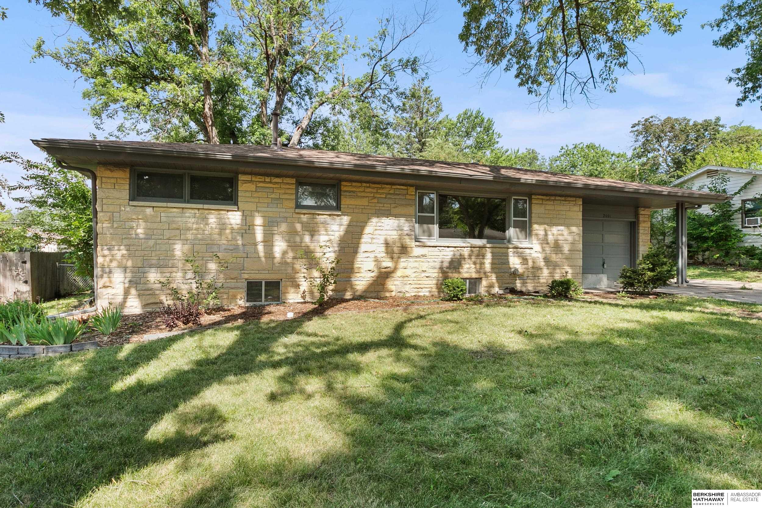 Lincoln, Nebraska 68506, United States, 3 Bedrooms Bedrooms, ,2 BathroomsBathrooms,Residential,Active,174021