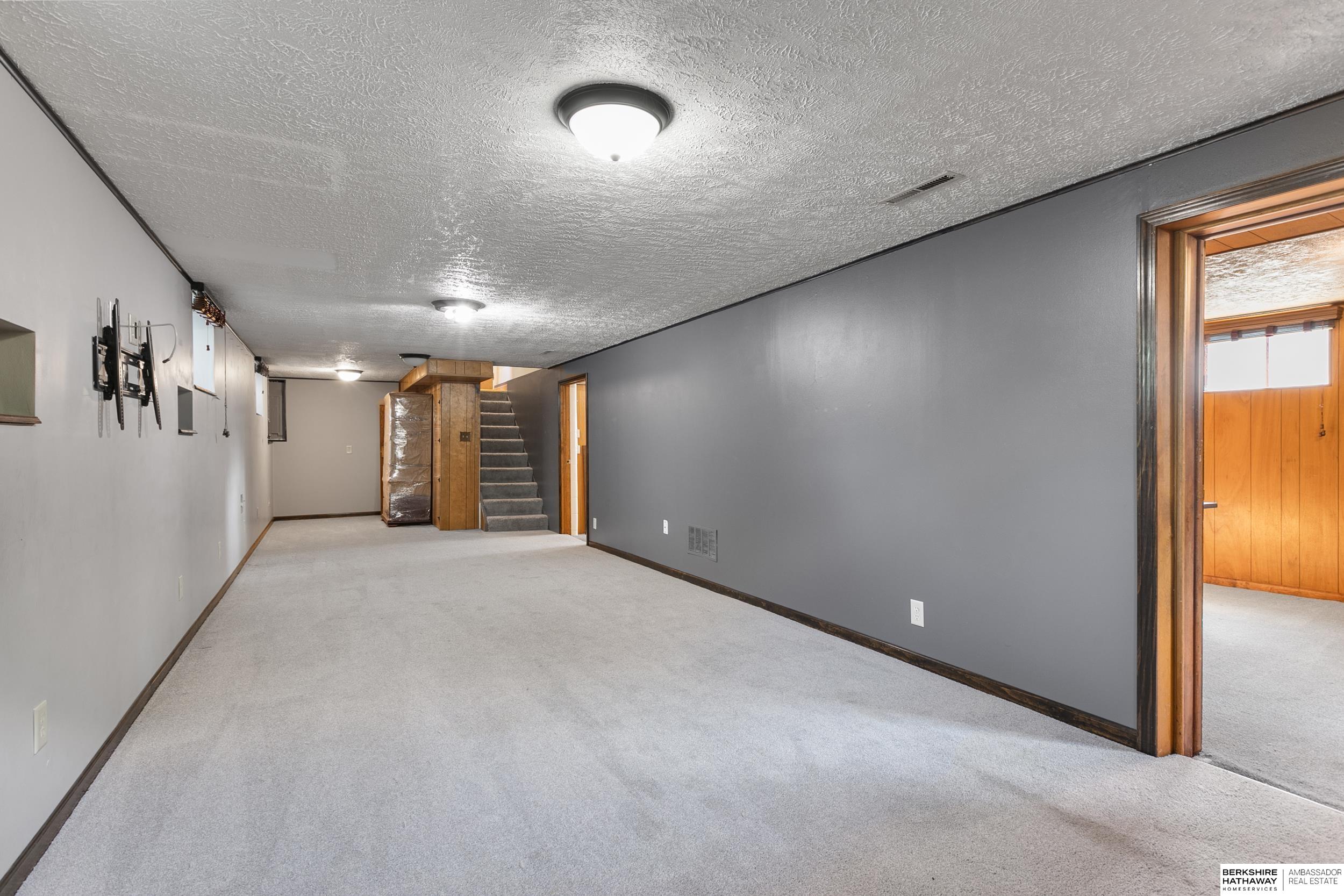 Lincoln, Nebraska 68506, United States, 3 Bedrooms Bedrooms, ,2 BathroomsBathrooms,Residential,Active,174021