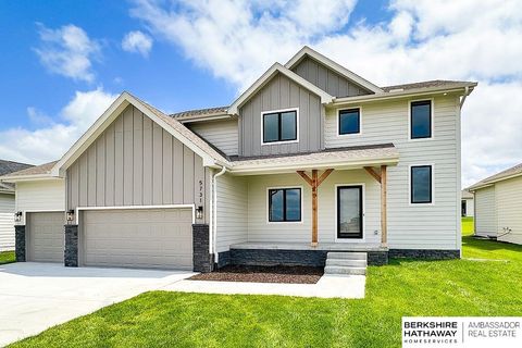 Photo of 5731 Kestrel Parkway, Elkhorn, NE 68022 (MLS # 22519813)