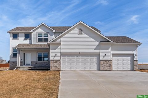 Photo of 5003 Kestrel Parkway, Elkhorn, NE 68022 (MLS # 22607474)