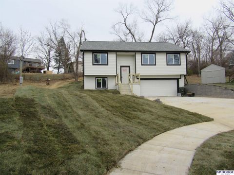 Photo of 5018 Vane Circle, Omaha, NE 68152 (MLS # 22533958)