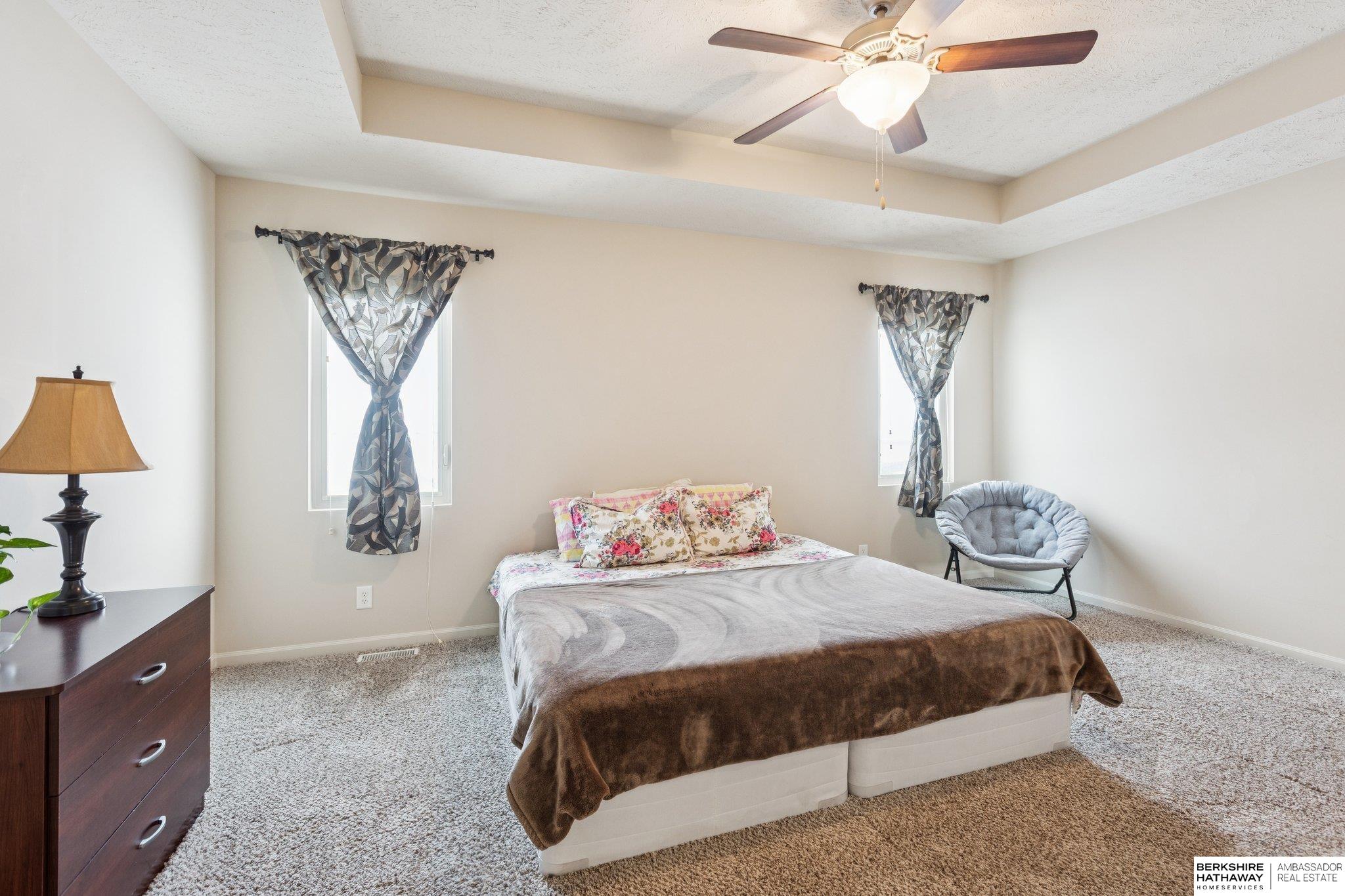 Omaha, Nebraska 68135, United States, 4 Bedrooms Bedrooms, ,3 BathroomsBathrooms,Residential,Active,251410