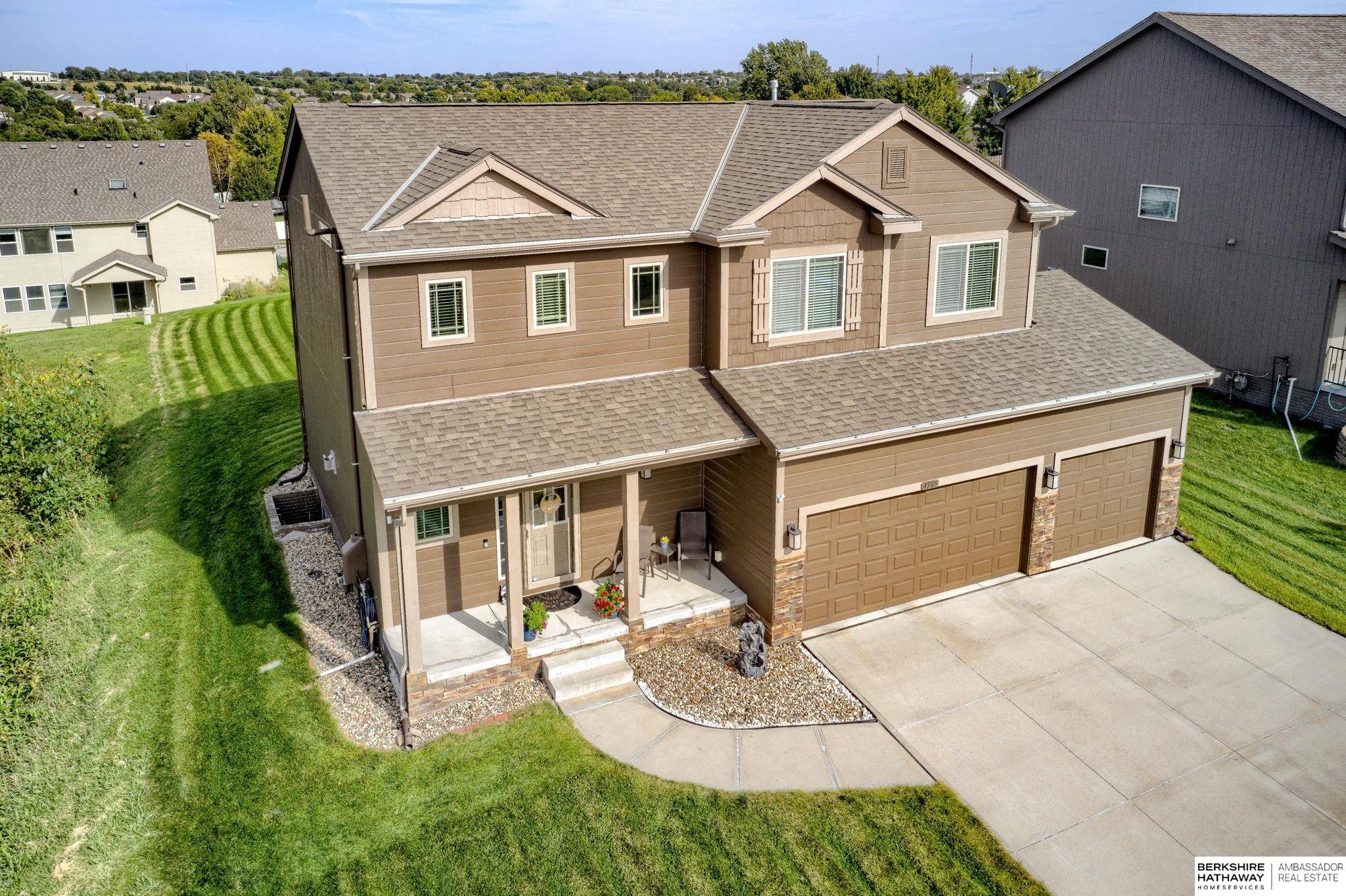 Omaha, Nebraska 68135, United States, 4 Bedrooms Bedrooms, ,3 BathroomsBathrooms,Residential,Active,251410