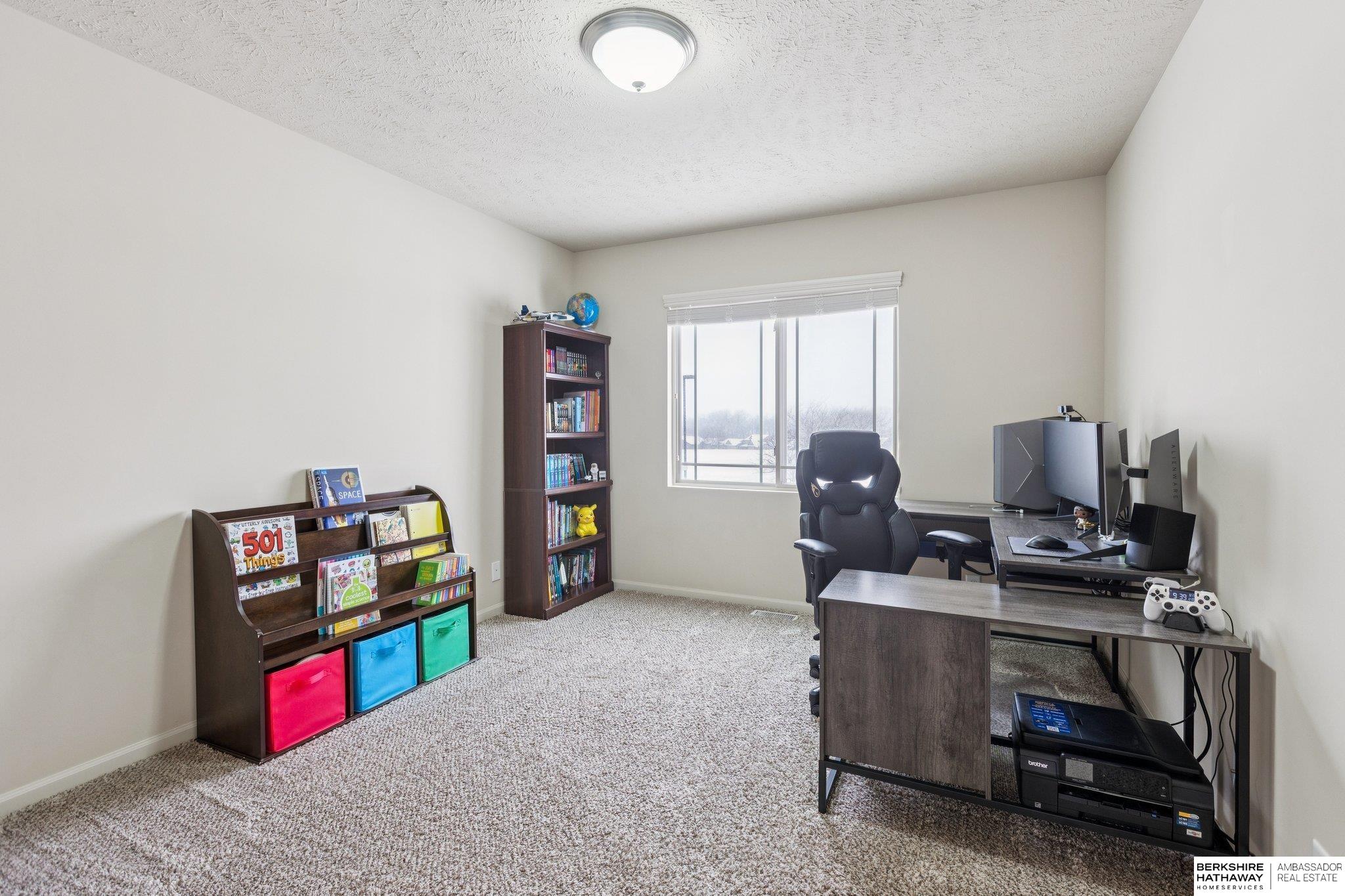 Omaha, Nebraska 68135, United States, 4 Bedrooms Bedrooms, ,3 BathroomsBathrooms,Residential,Active,251410