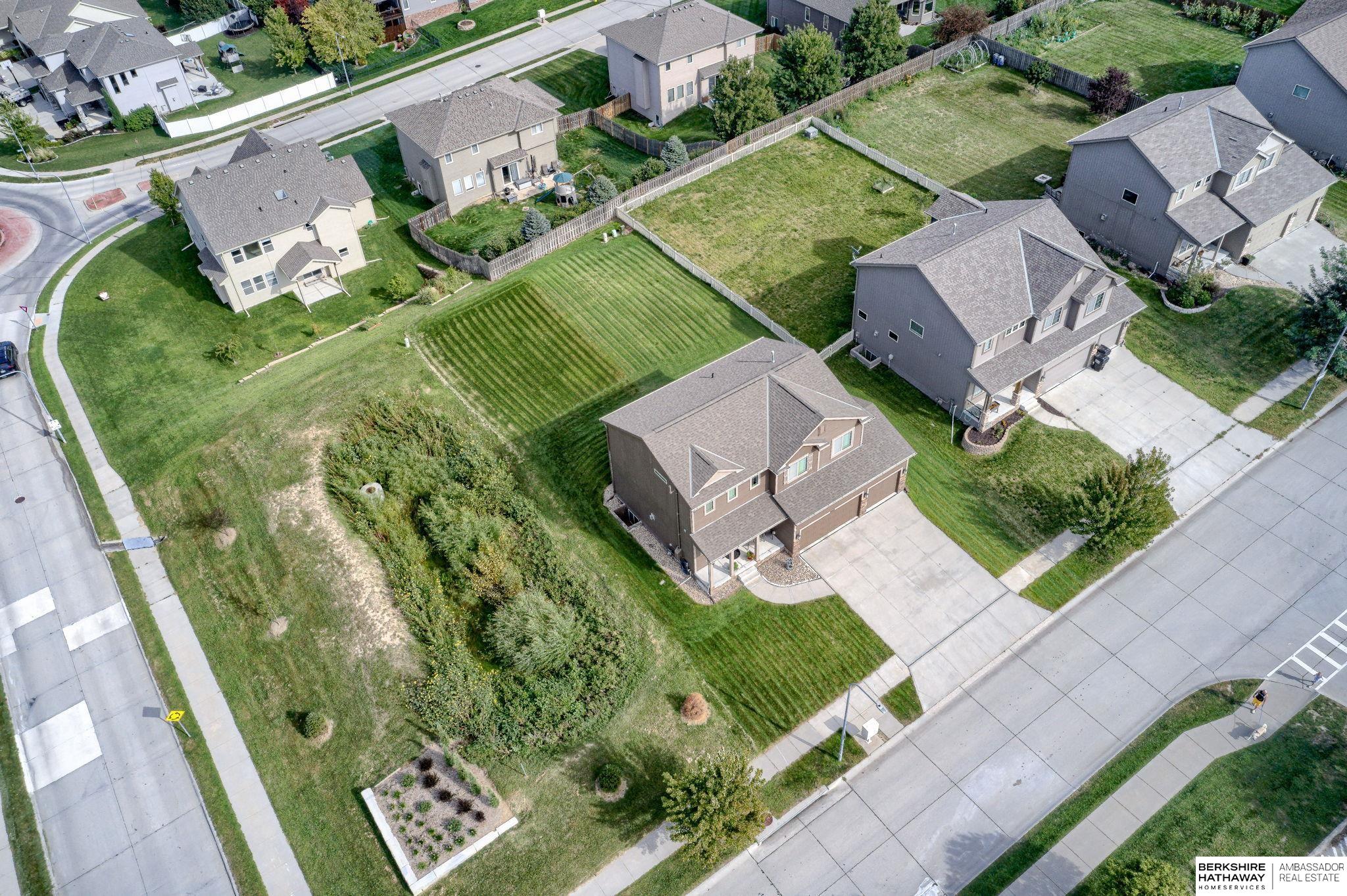 Omaha, Nebraska 68135, United States, 4 Bedrooms Bedrooms, ,3 BathroomsBathrooms,Residential,Active,251410