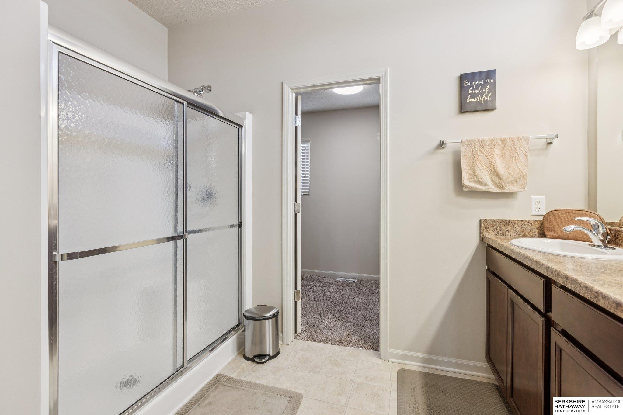 Omaha, Nebraska 68135, United States, 4 Bedrooms Bedrooms, ,3 BathroomsBathrooms,Residential,Active,251410