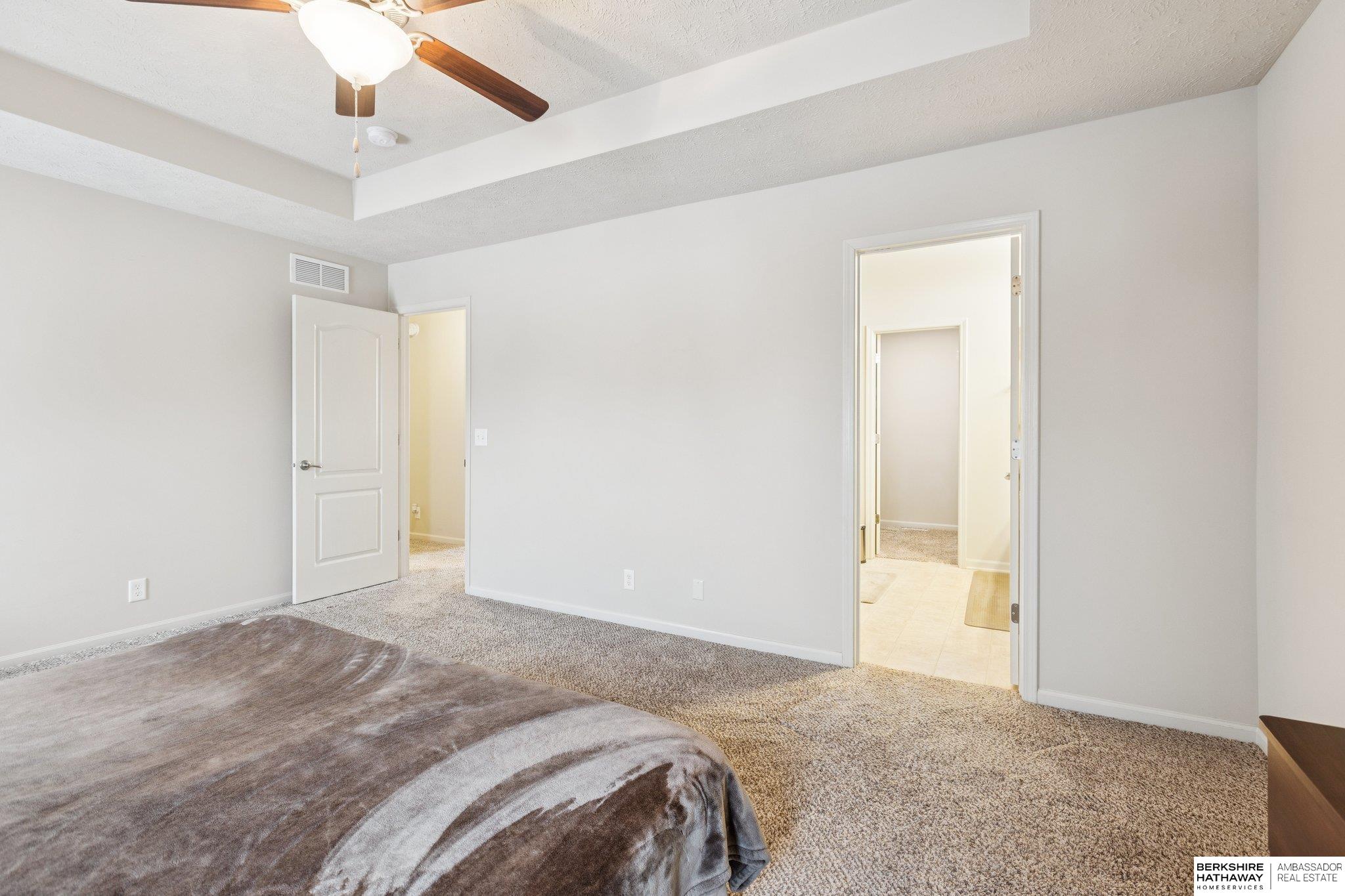 Omaha, Nebraska 68135, United States, 4 Bedrooms Bedrooms, ,3 BathroomsBathrooms,Residential,Active,251410