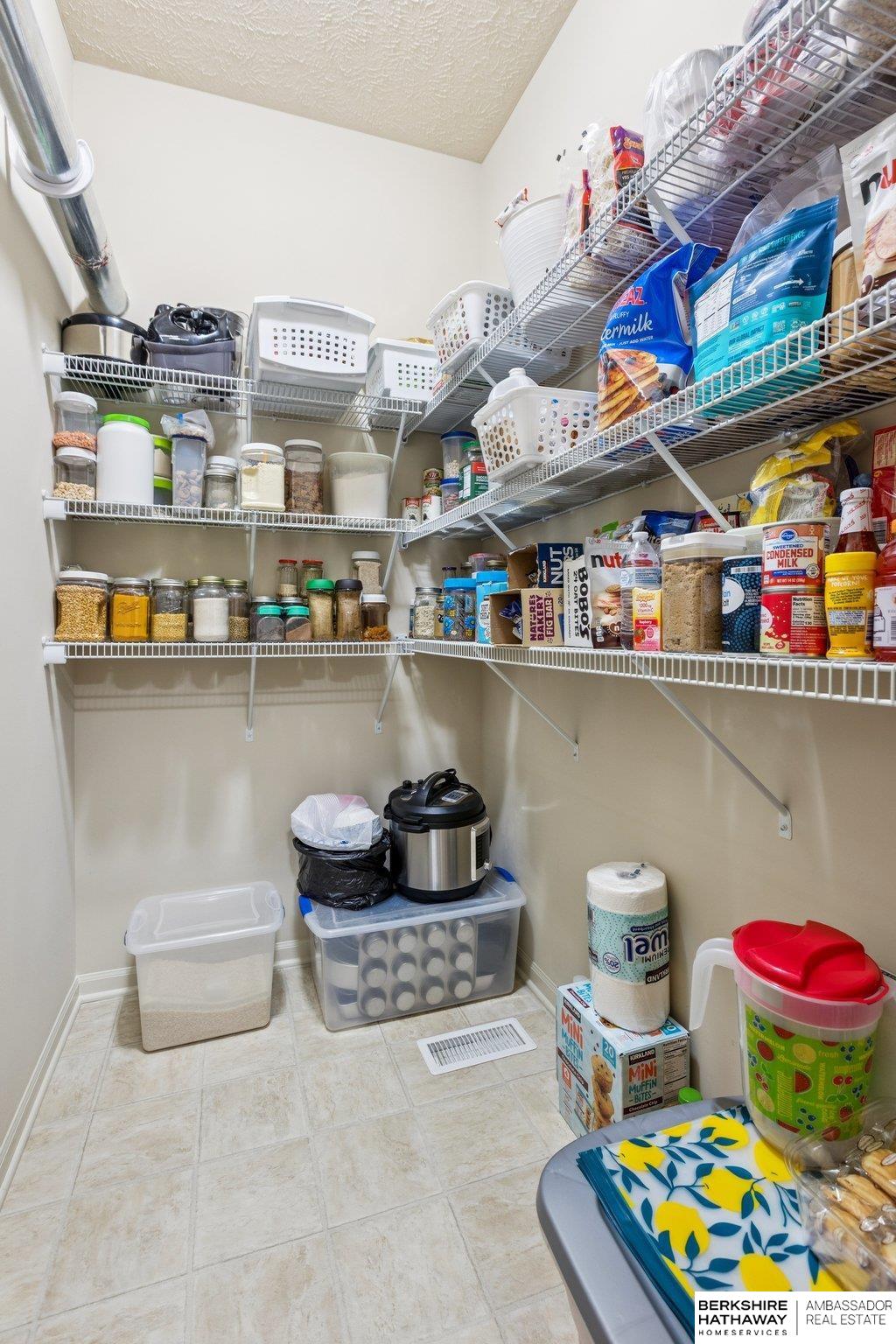 Omaha, Nebraska 68135, United States, 4 Bedrooms Bedrooms, ,3 BathroomsBathrooms,Residential,Active,251410