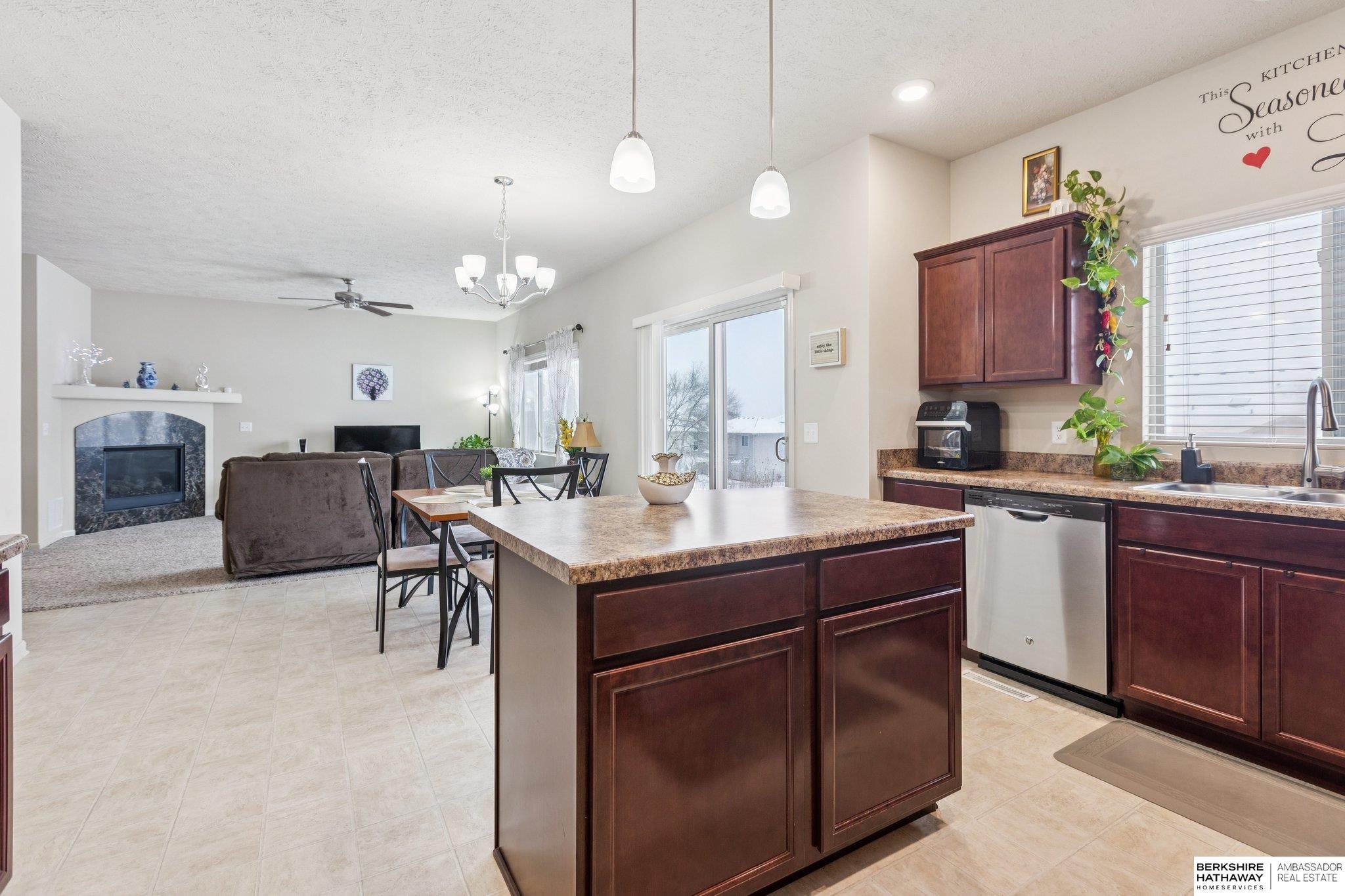 Omaha, Nebraska 68135, United States, 4 Bedrooms Bedrooms, ,3 BathroomsBathrooms,Residential,Active,251410